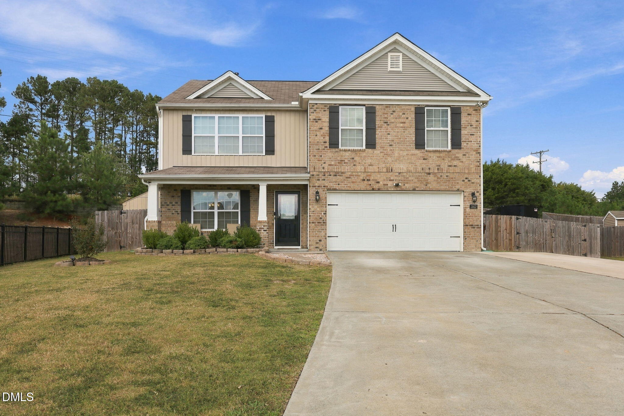 2817 E Brookwood Court Property Photo 1