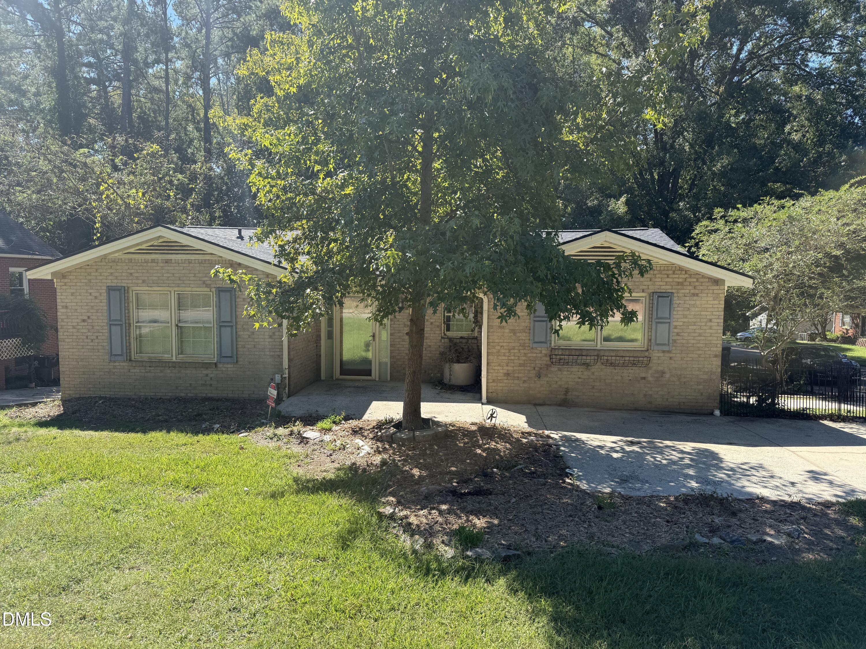 211 Carbonton Road Property Photo 1