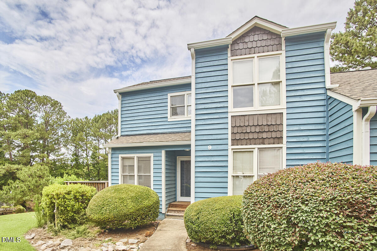 9 Hickory Wood Square Property Photo 1