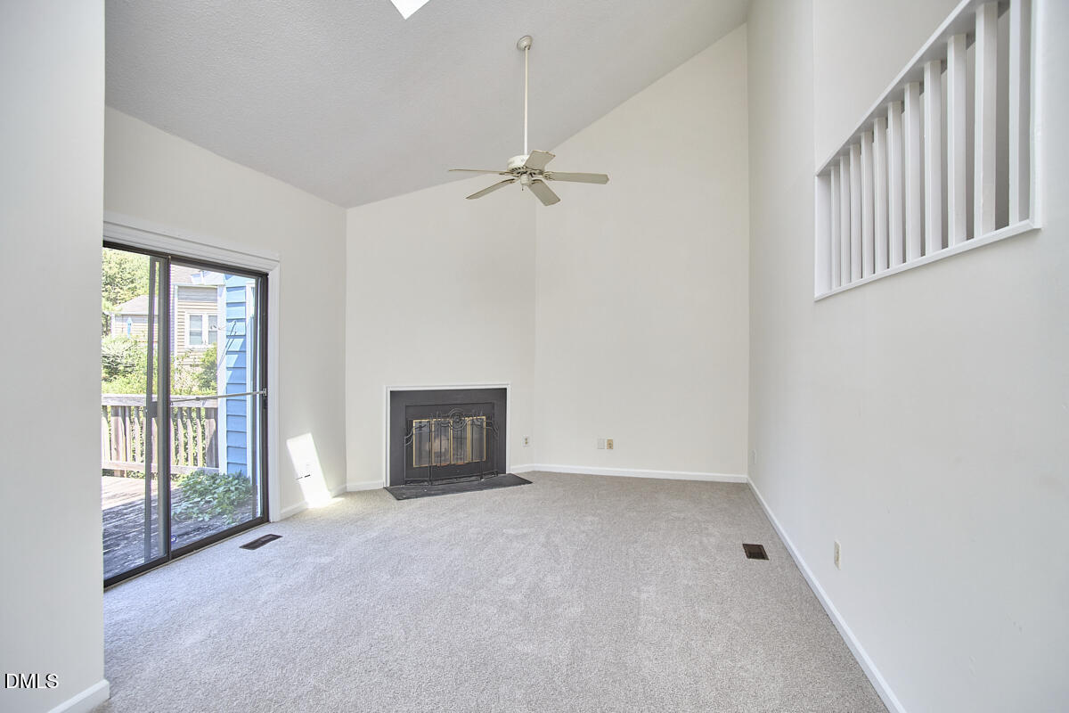 9 Hickory Wood Square Property Photo 2