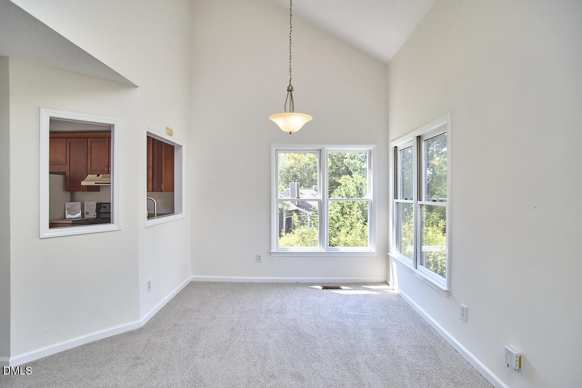 9 Hickory Wood Square Property Photo 4