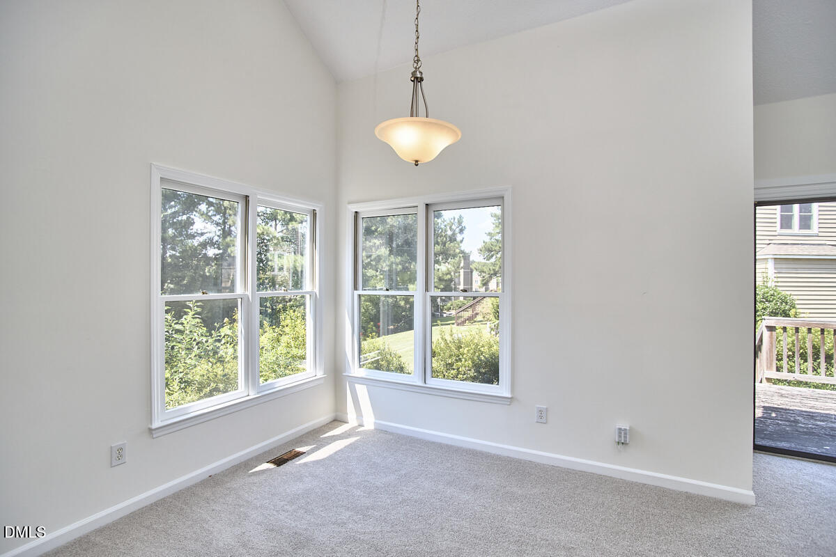 9 Hickory Wood Square Property Photo 5