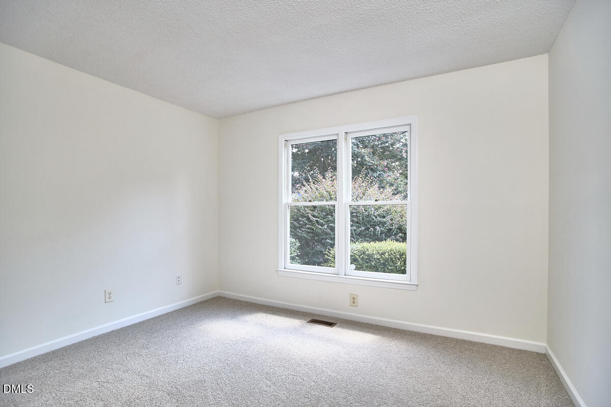 9 Hickory Wood Square Property Photo 7