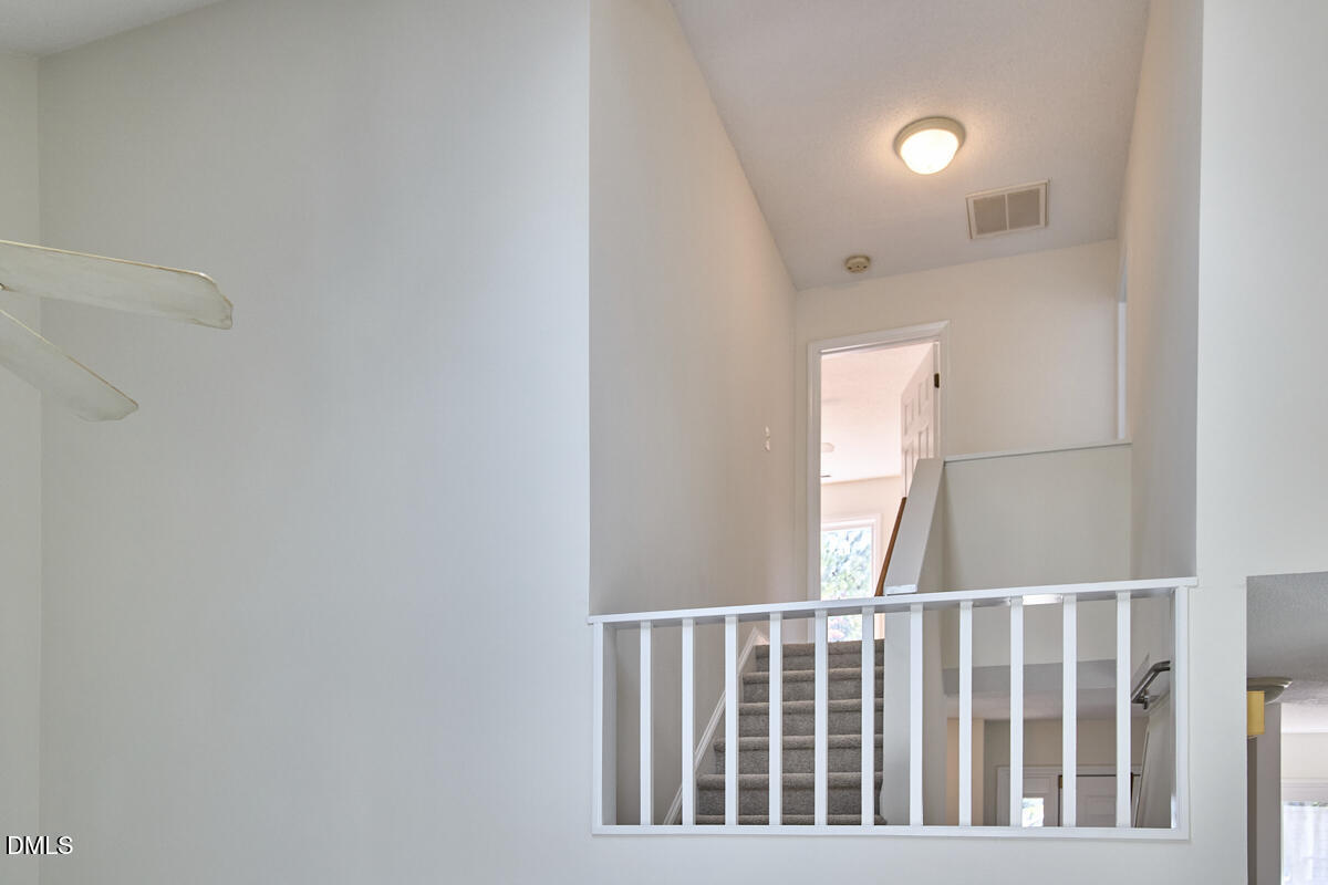 9 Hickory Wood Square Property Photo 14