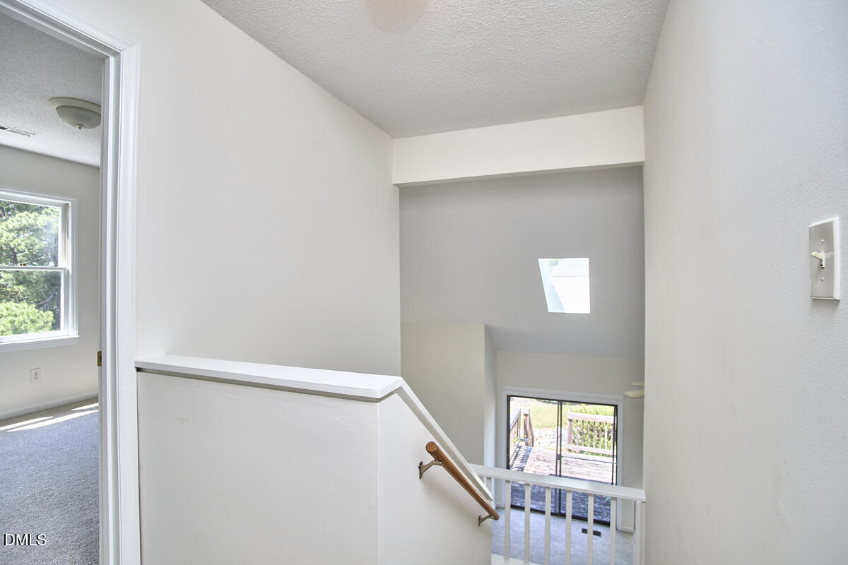 9 Hickory Wood Square Property Photo 15