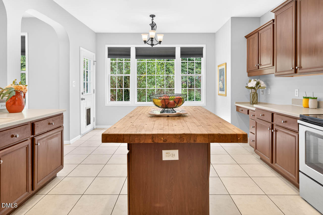 2501 Becketts Ridge Drive Property Photo 20
