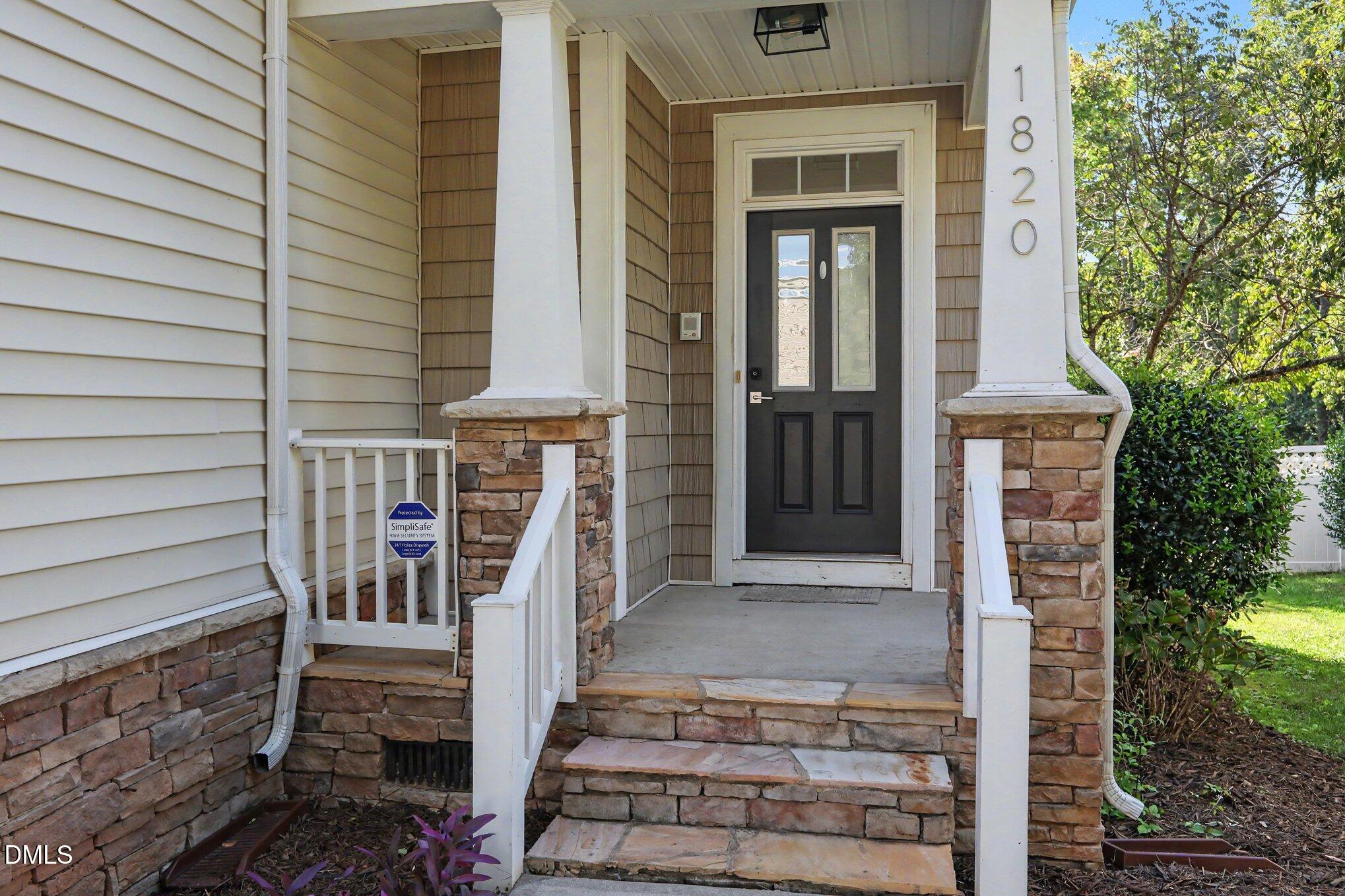 1820 Pear Tree Lane Property Photo 2