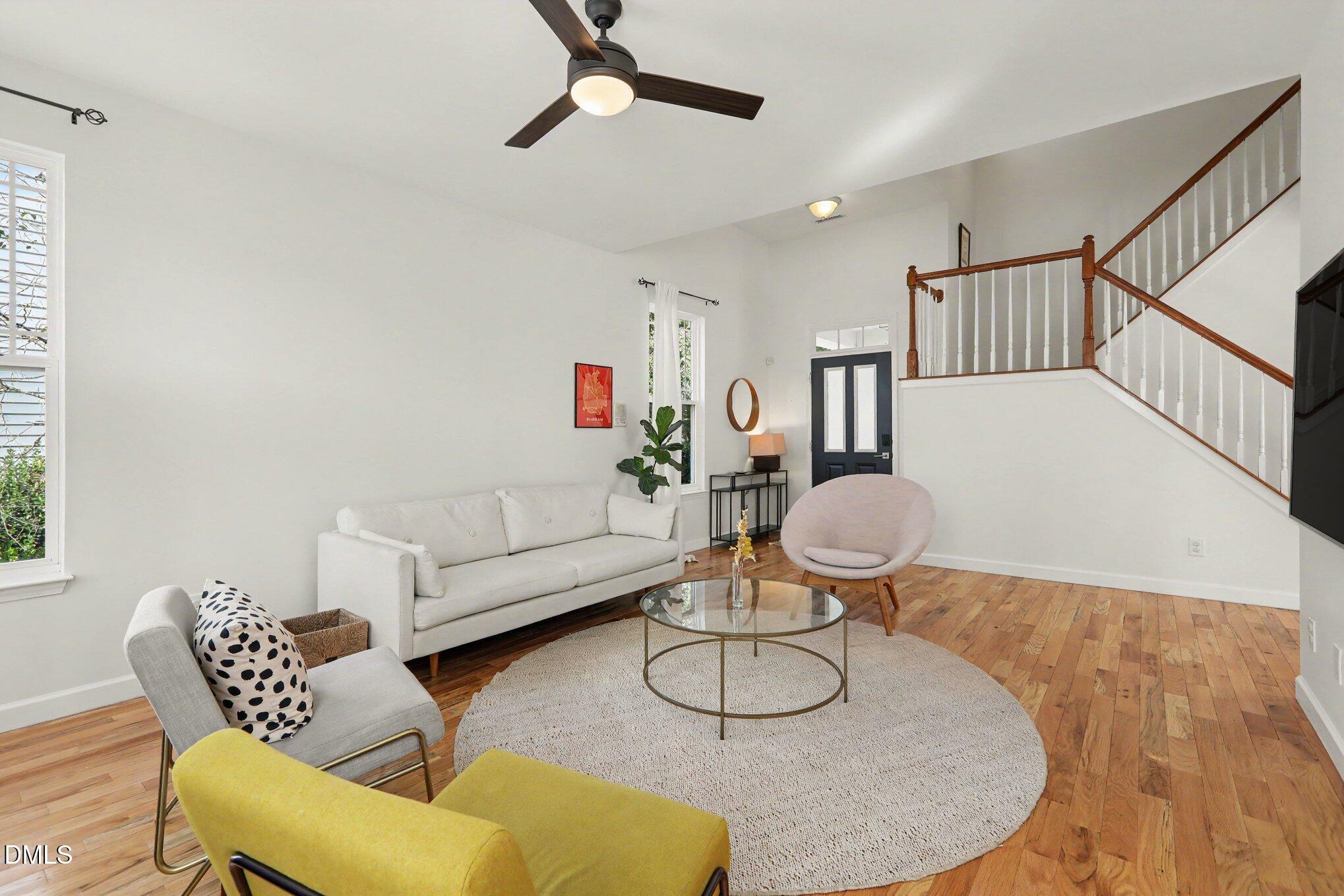1820 Pear Tree Lane Property Photo 3