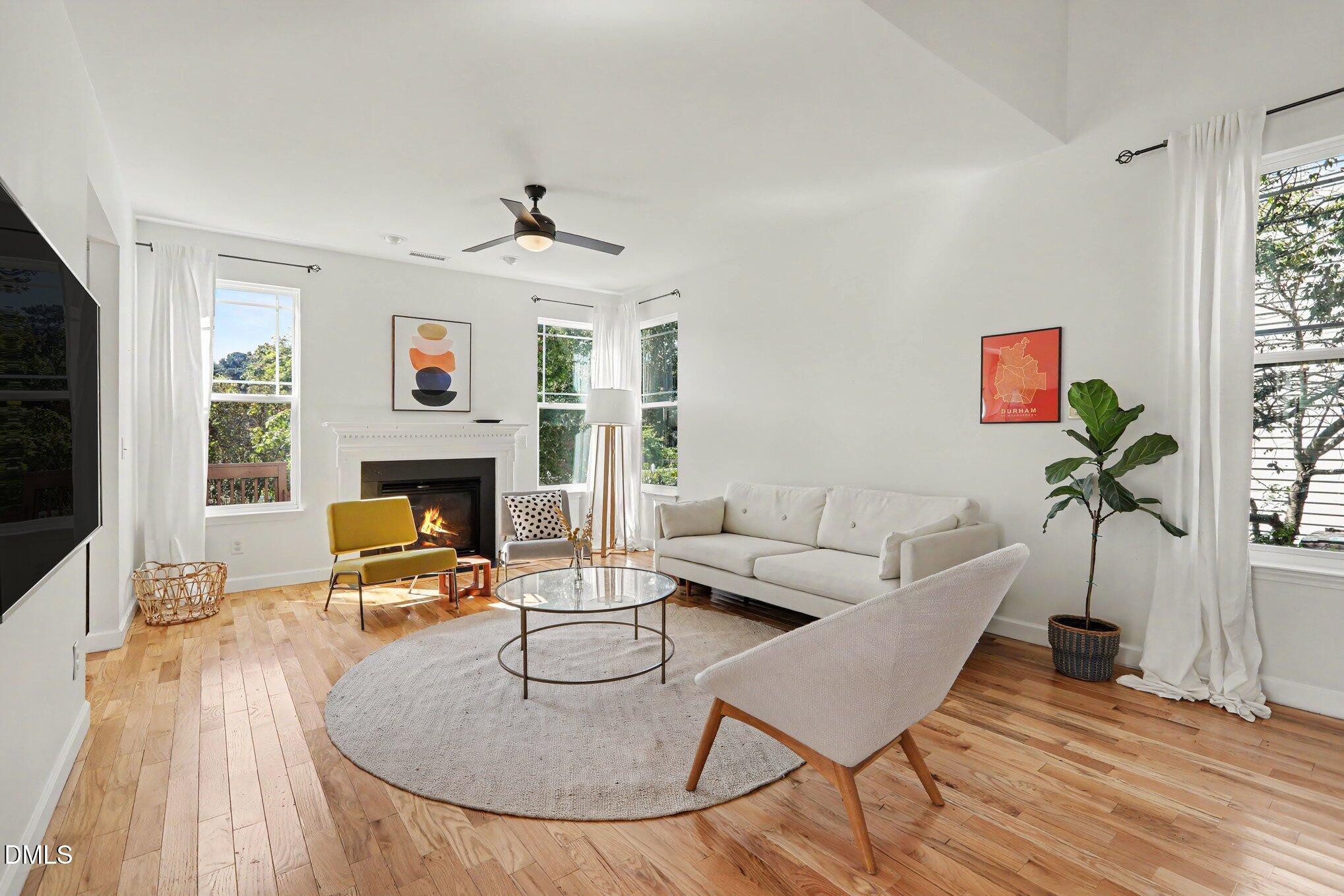 1820 Pear Tree Lane Property Photo 4