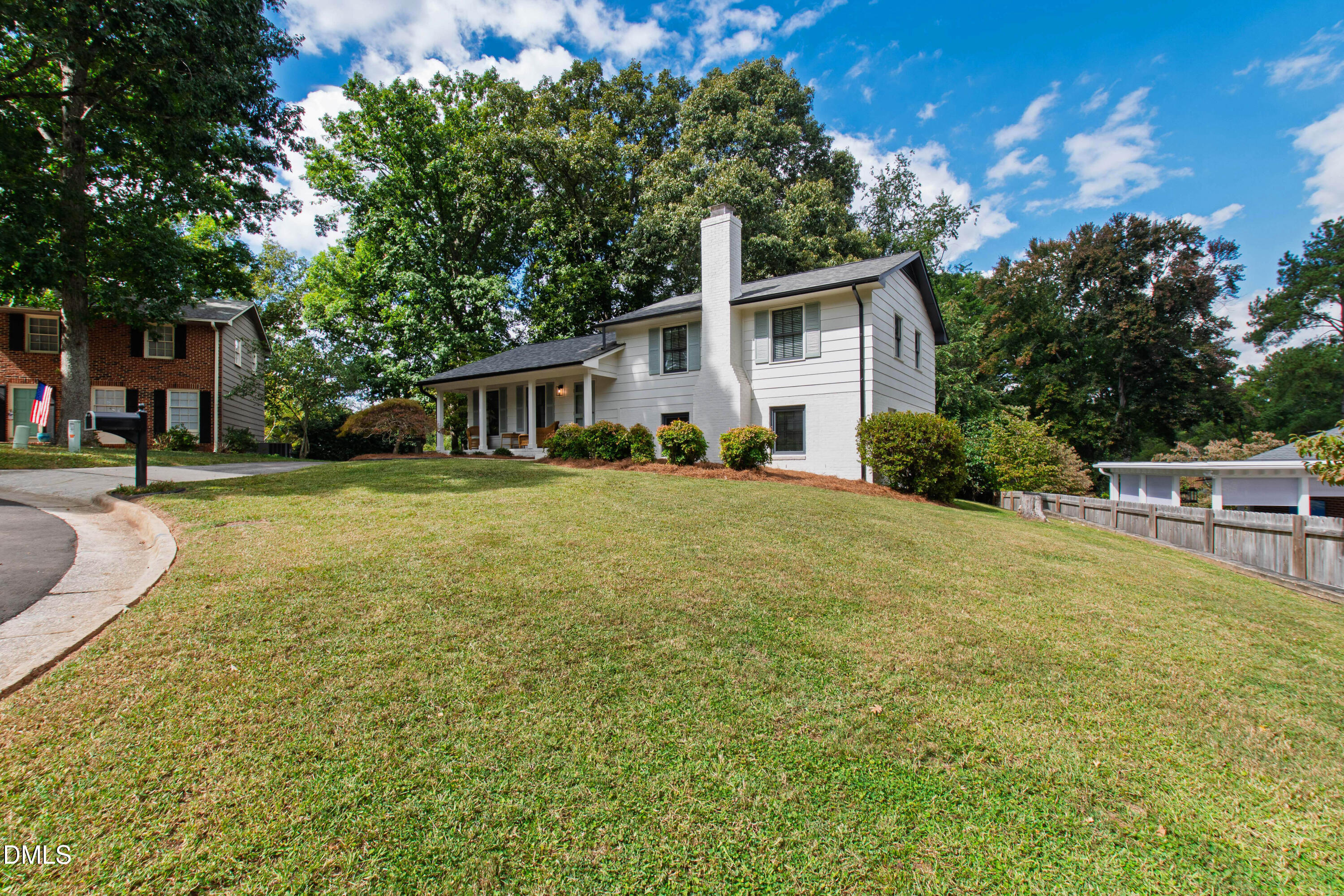 5905 Tafton Court Property Photo 3