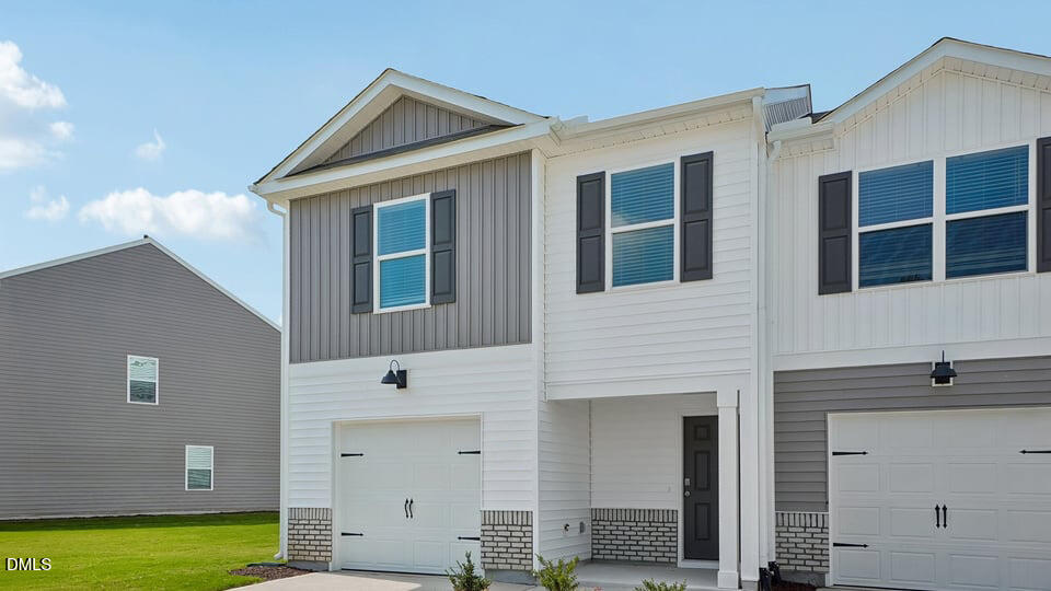 32 Bee Garden Court Property Photo 1