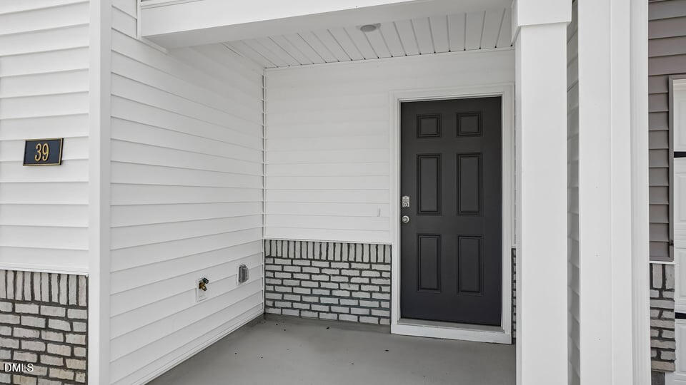 32 Bee Garden Court Property Photo 3