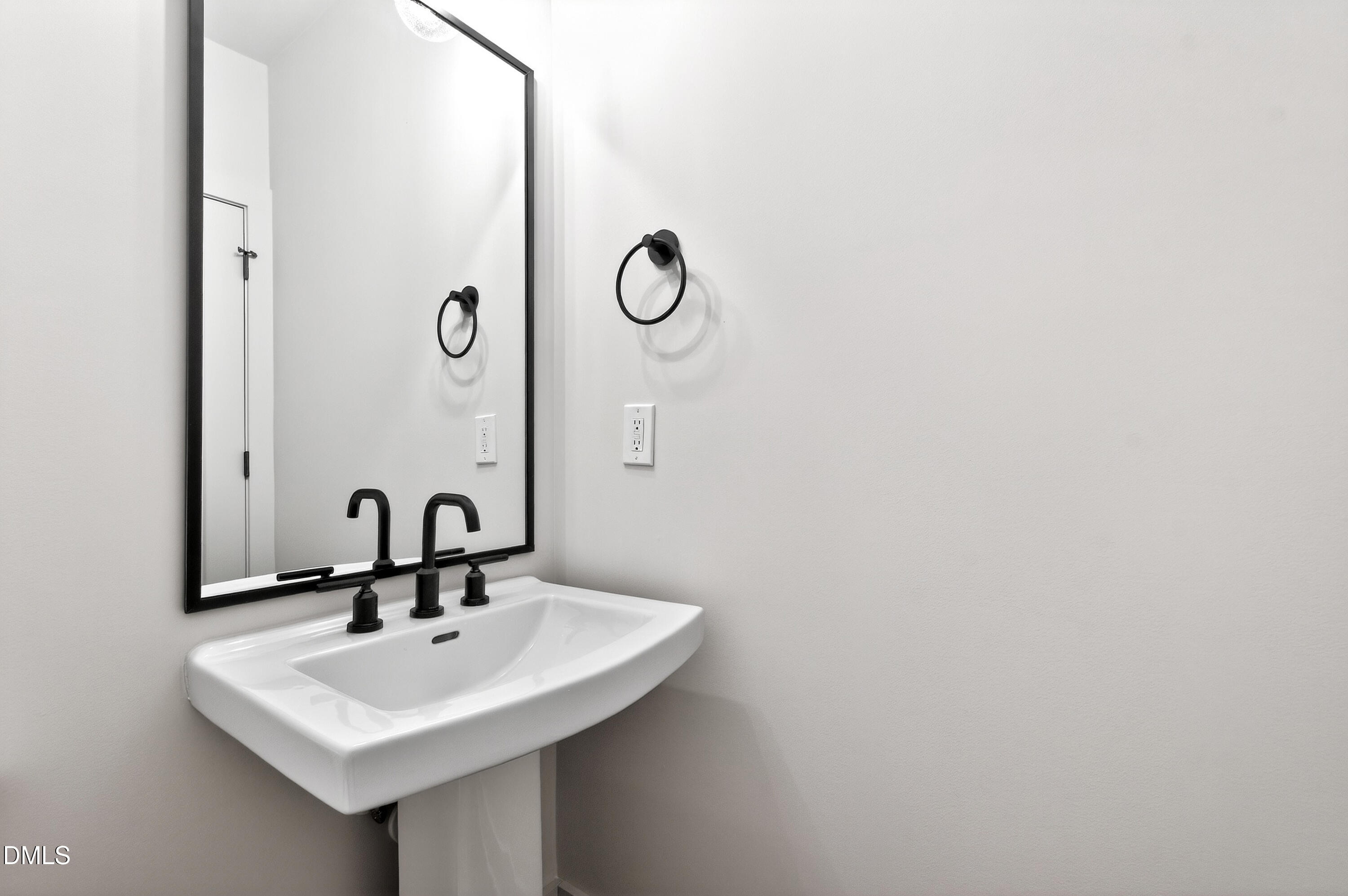 707 Mirkwood Avenue Property Photo 8