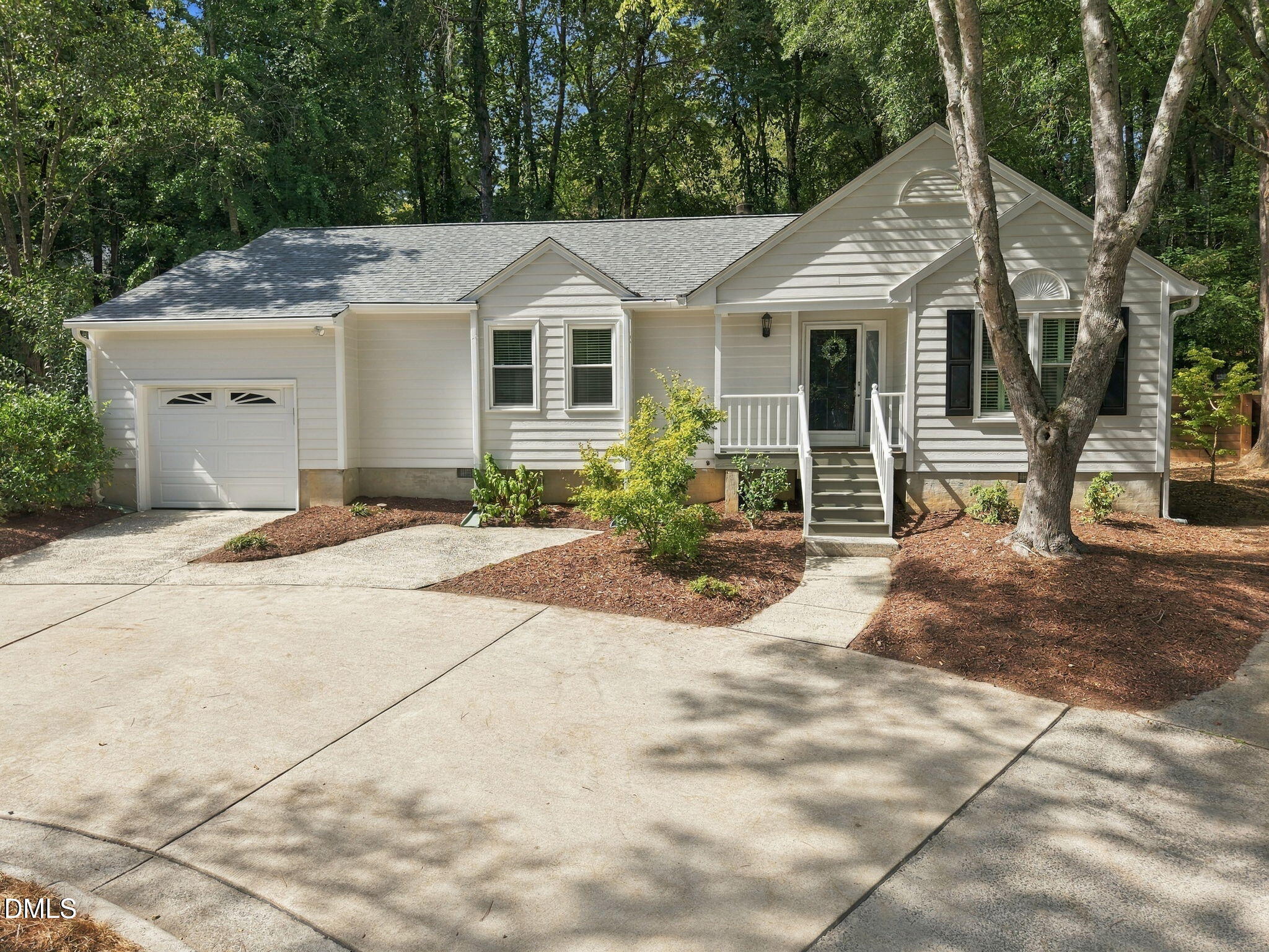 125 Weatherhill Point Property Photo 1