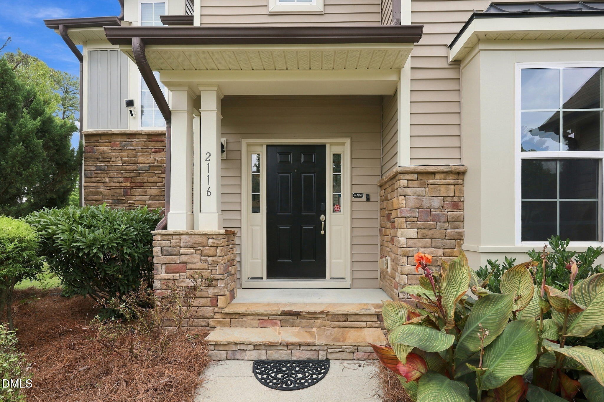 2116 Hemlock Hill Drive Property Photo 4
