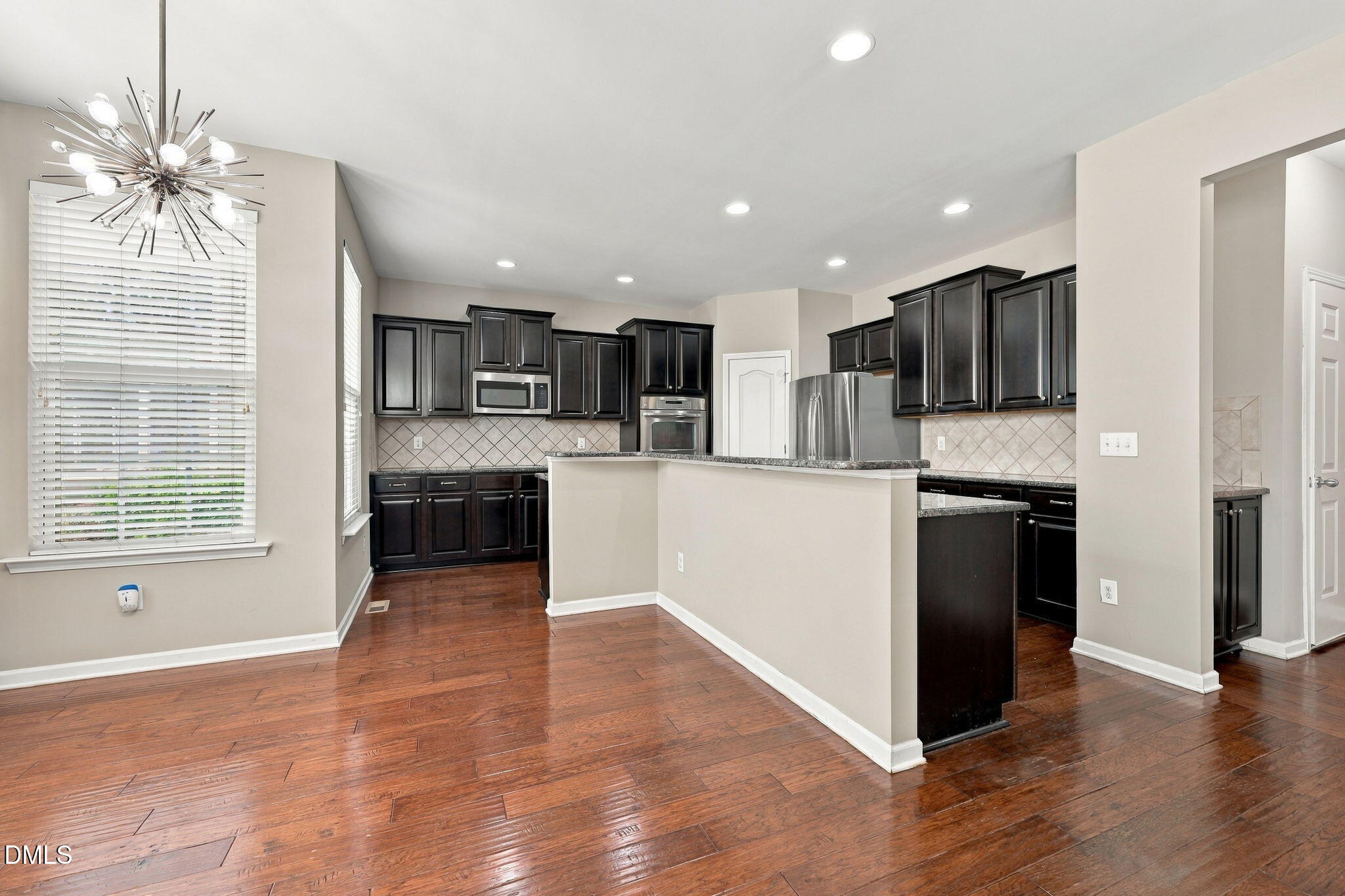 2116 Hemlock Hill Drive Property Photo 9