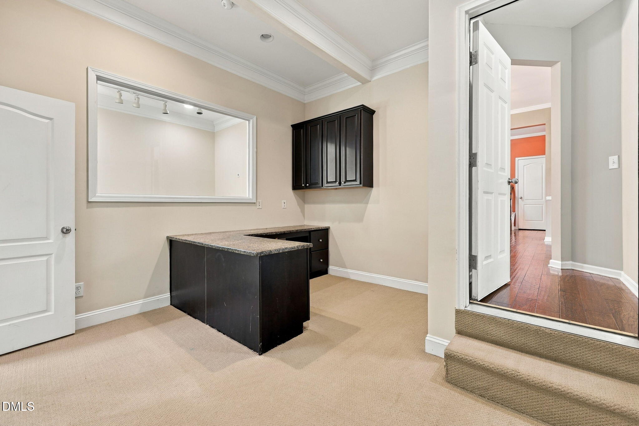 2116 Hemlock Hill Drive Property Photo 13