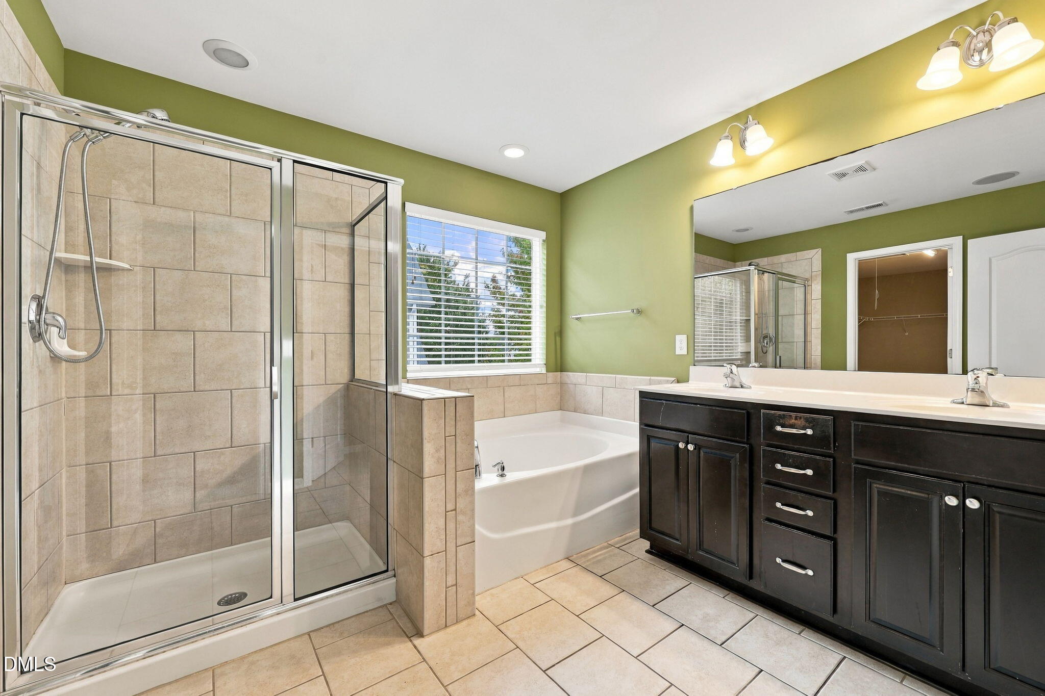 2116 Hemlock Hill Drive Property Photo 17