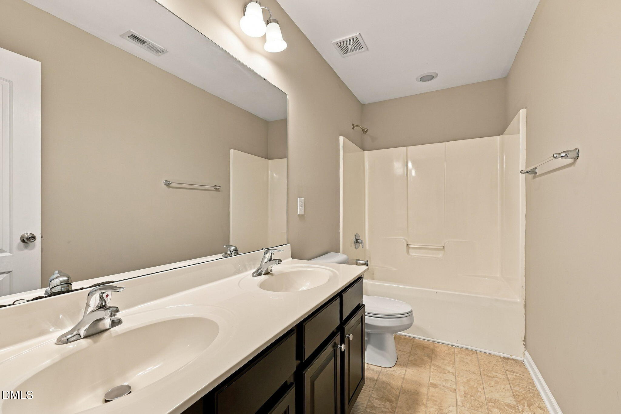 2116 Hemlock Hill Drive Property Photo 28