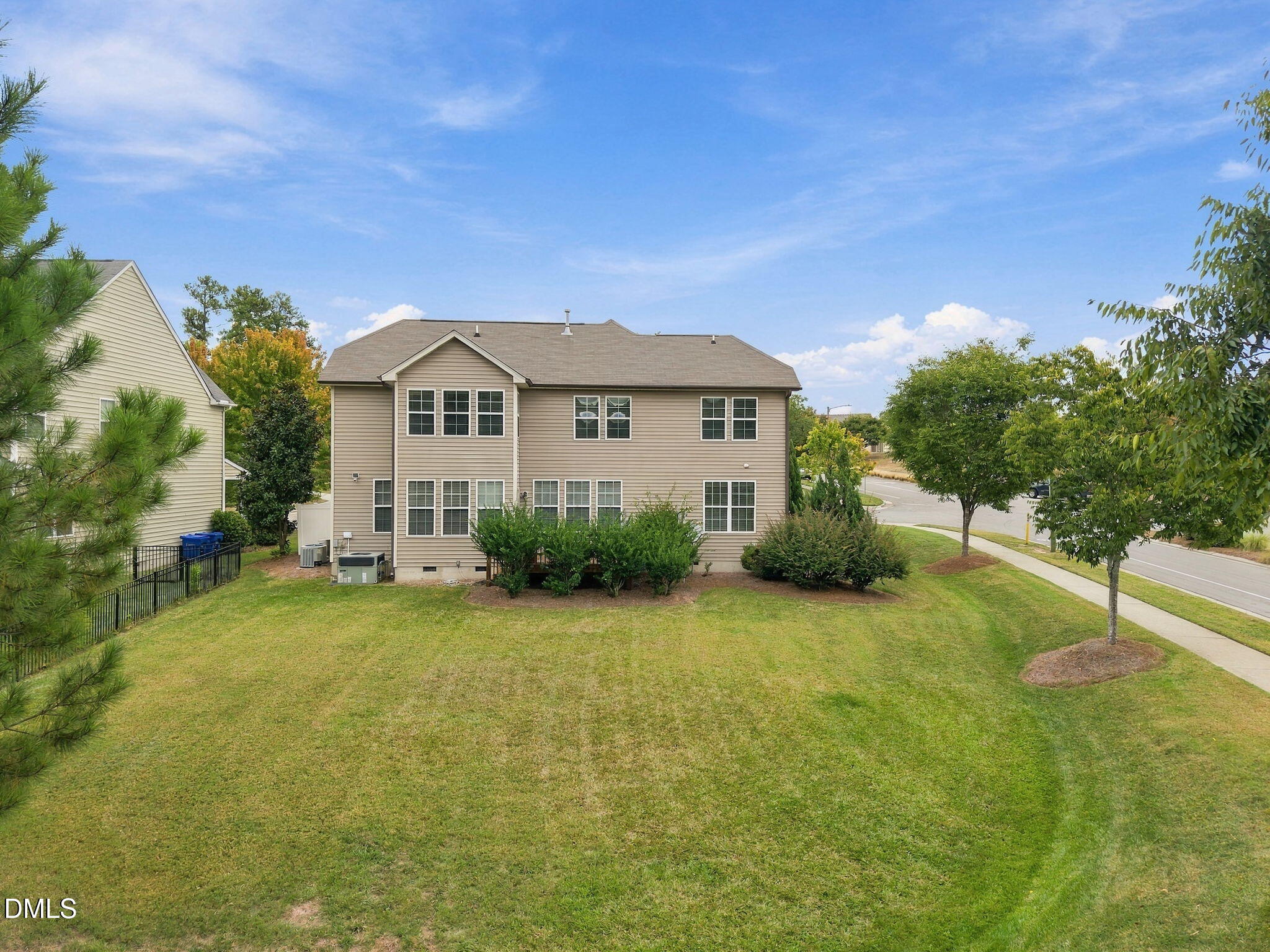 2116 Hemlock Hill Drive Property Photo 34