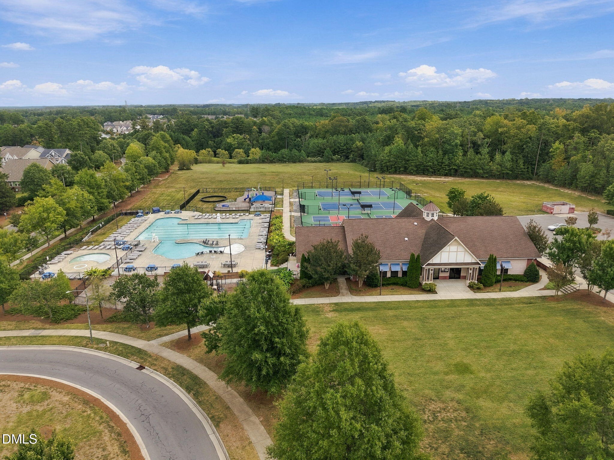 2116 Hemlock Hill Drive Property Photo 35