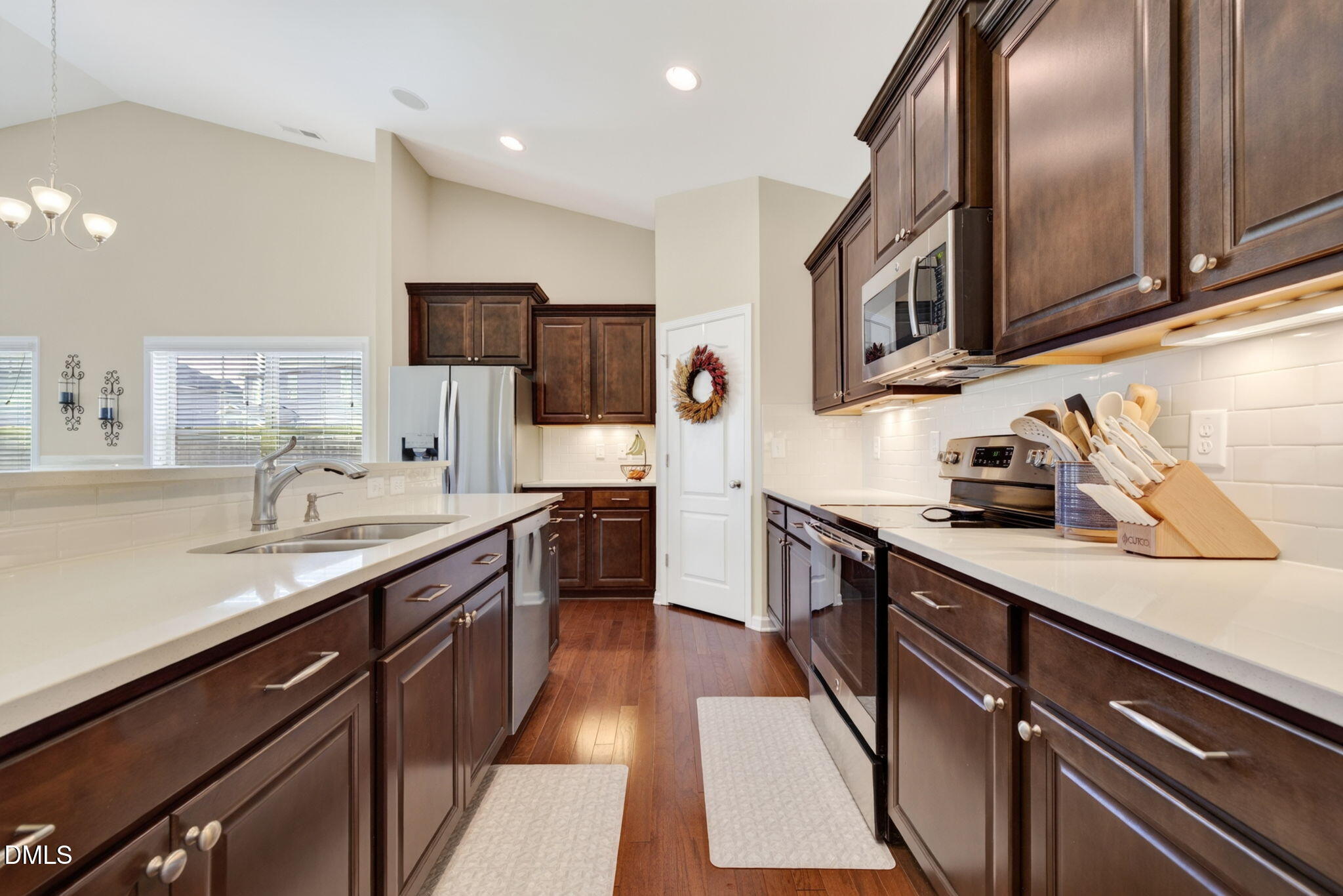 96 Sugar Maple Court Property Photo 8