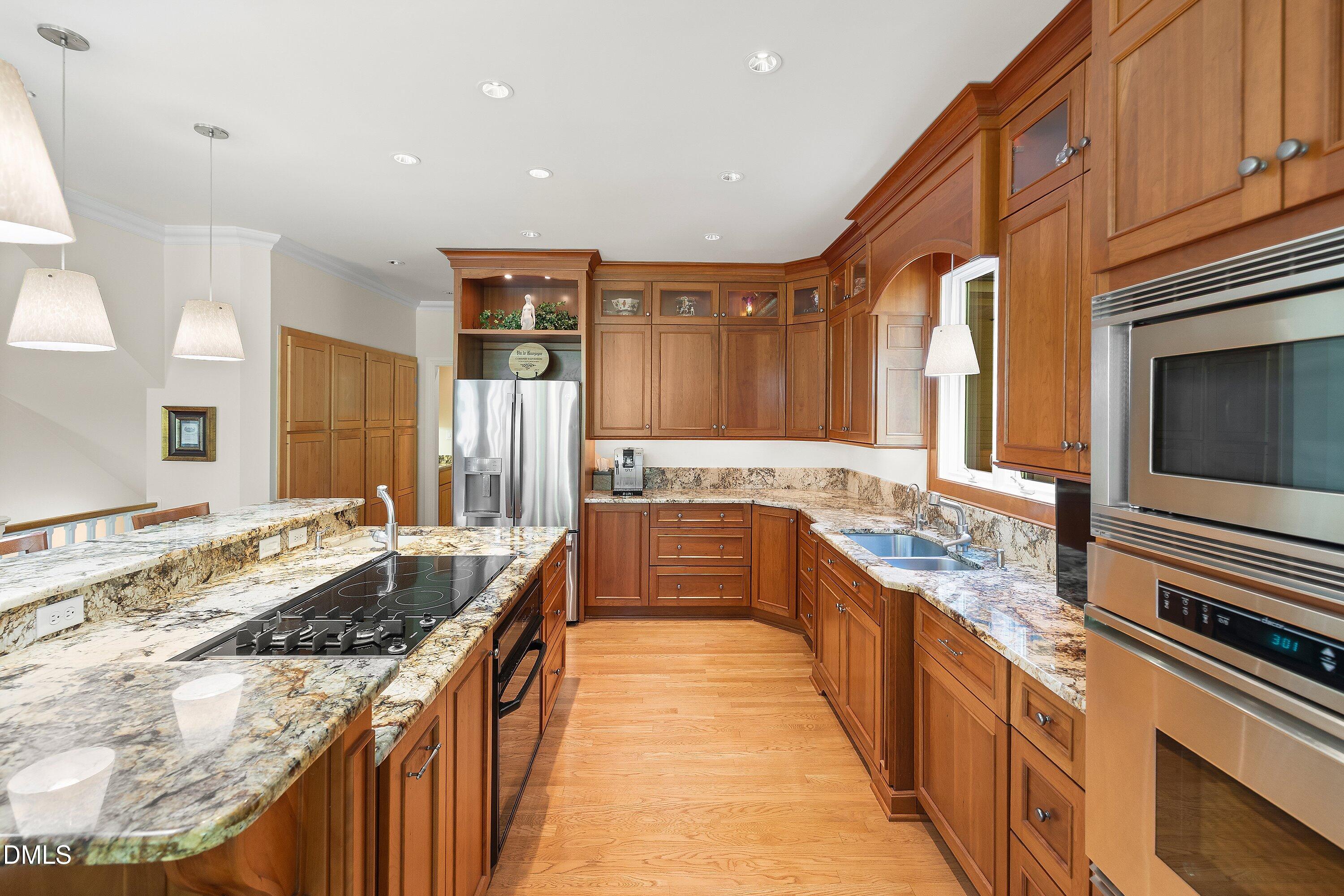 4604 White Chapel Way Property Photo 17