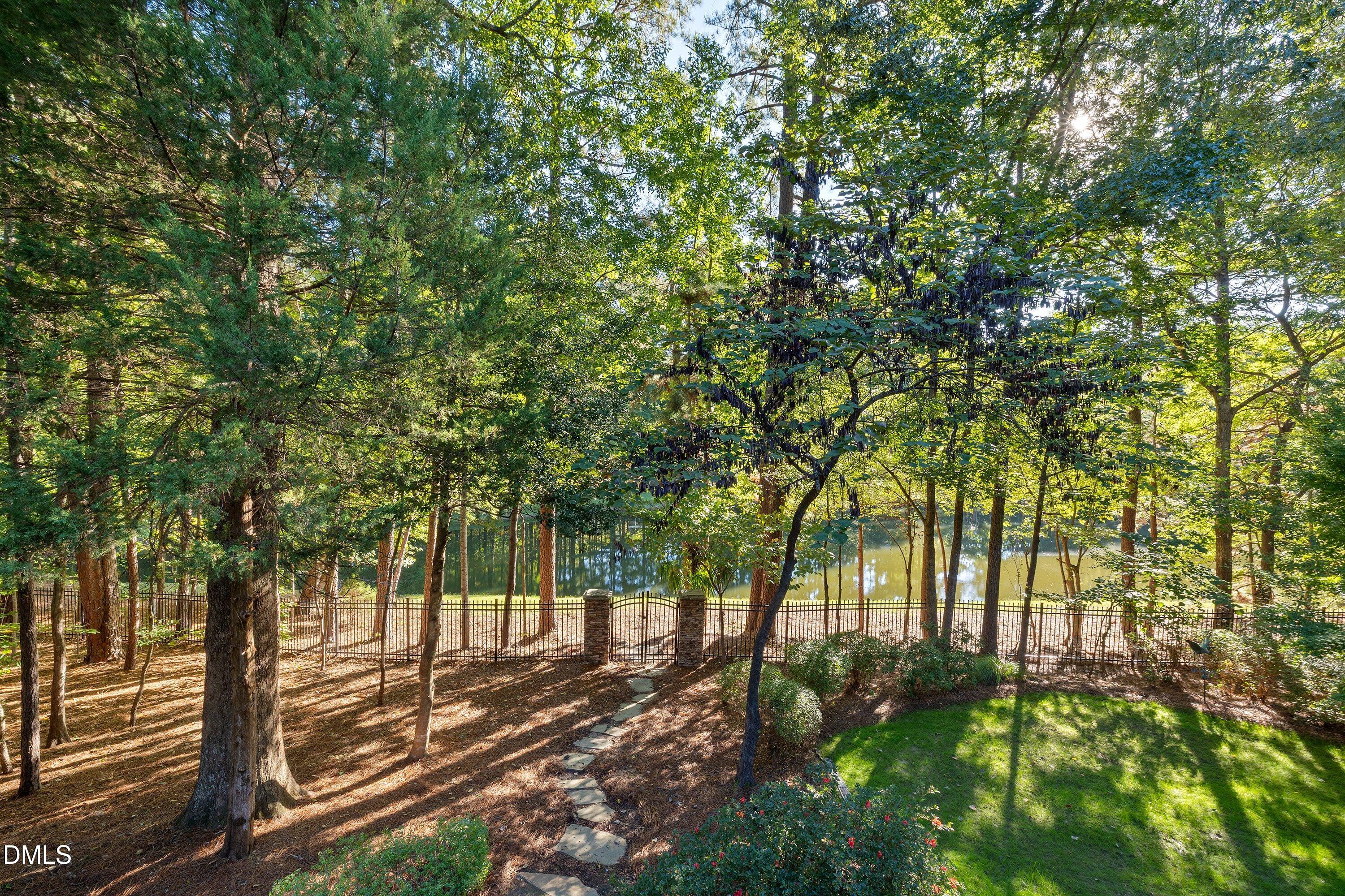 4604 White Chapel Way Property Photo 32