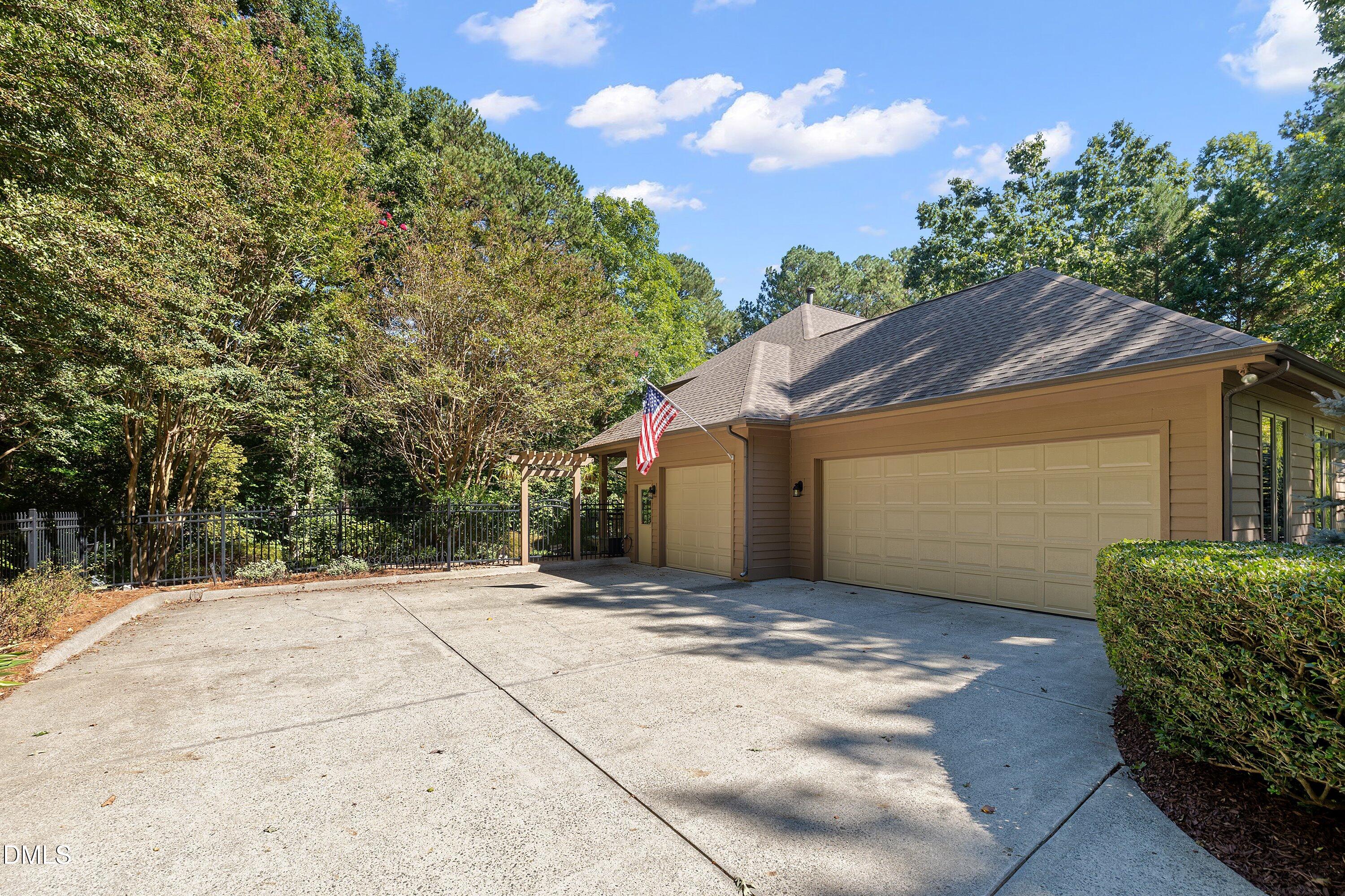 4604 White Chapel Way Property Photo 43