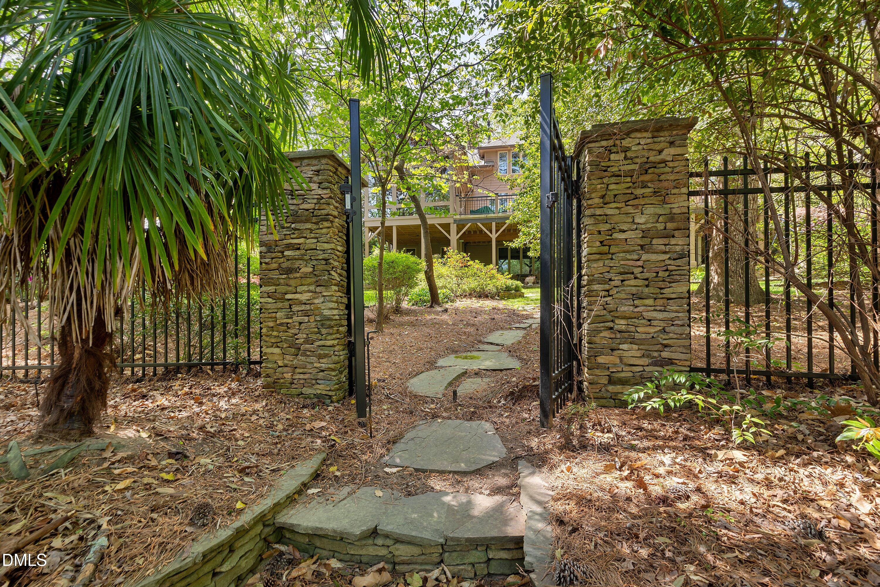 4604 White Chapel Way Property Photo 47