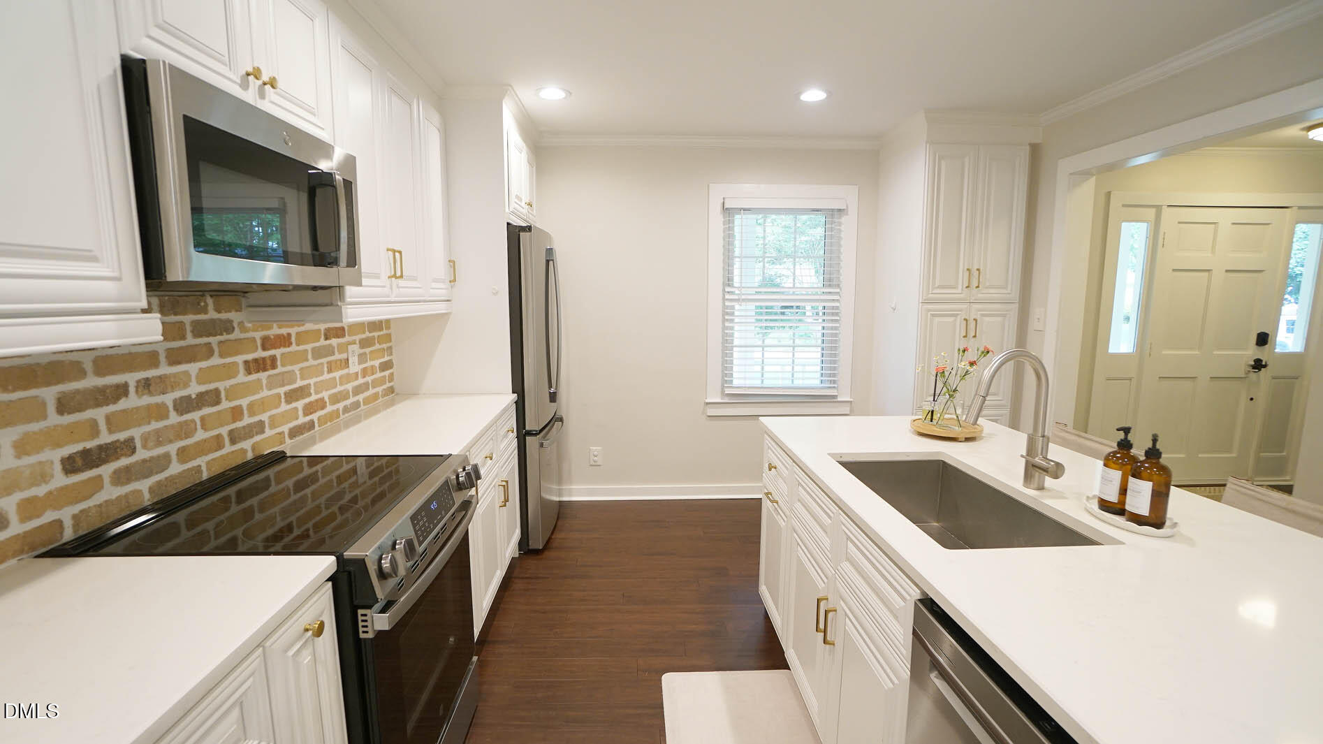106 Abbey Lane Property Photo 10