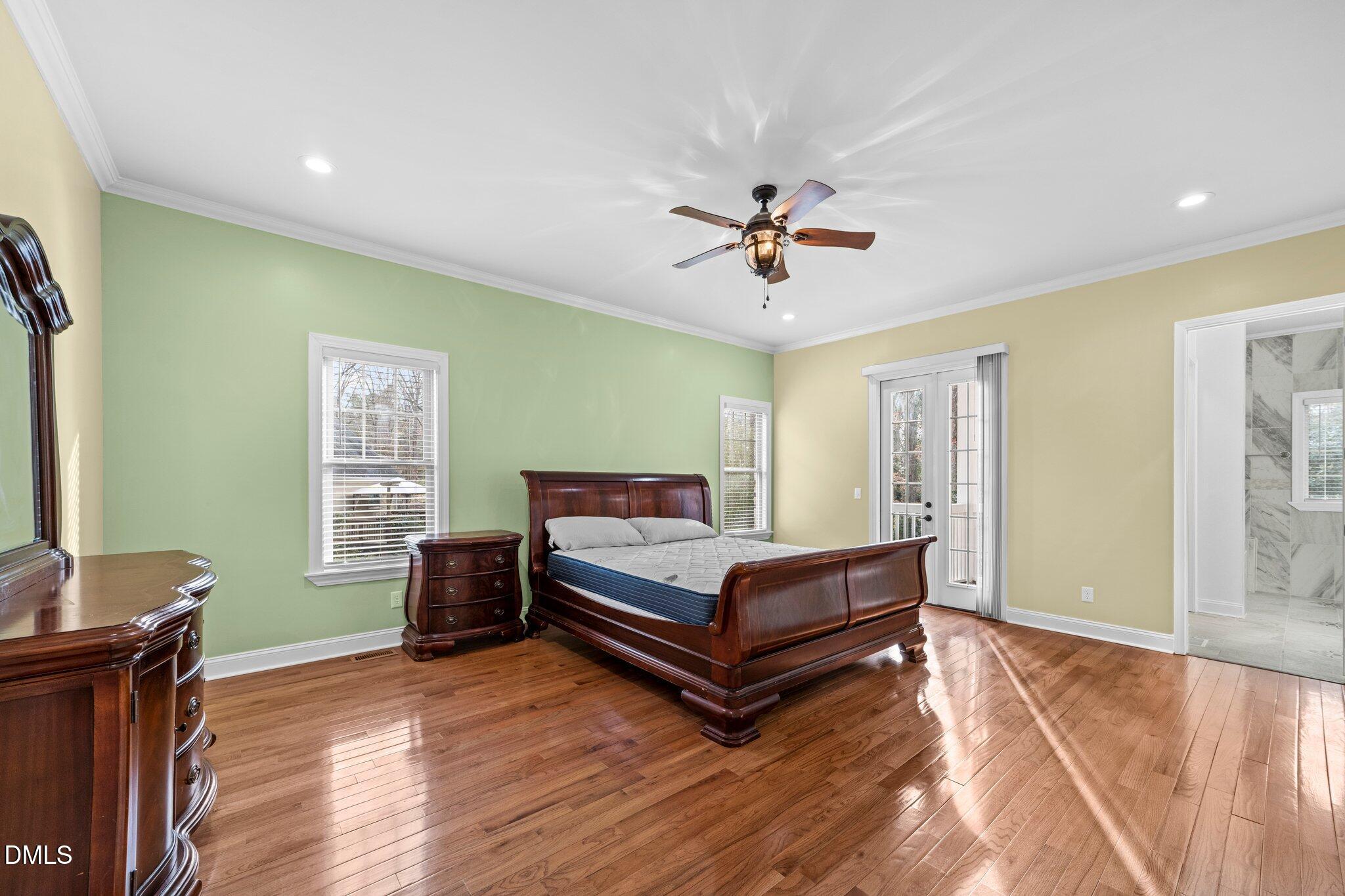5019 Hollyridge Drive Property Photo 15