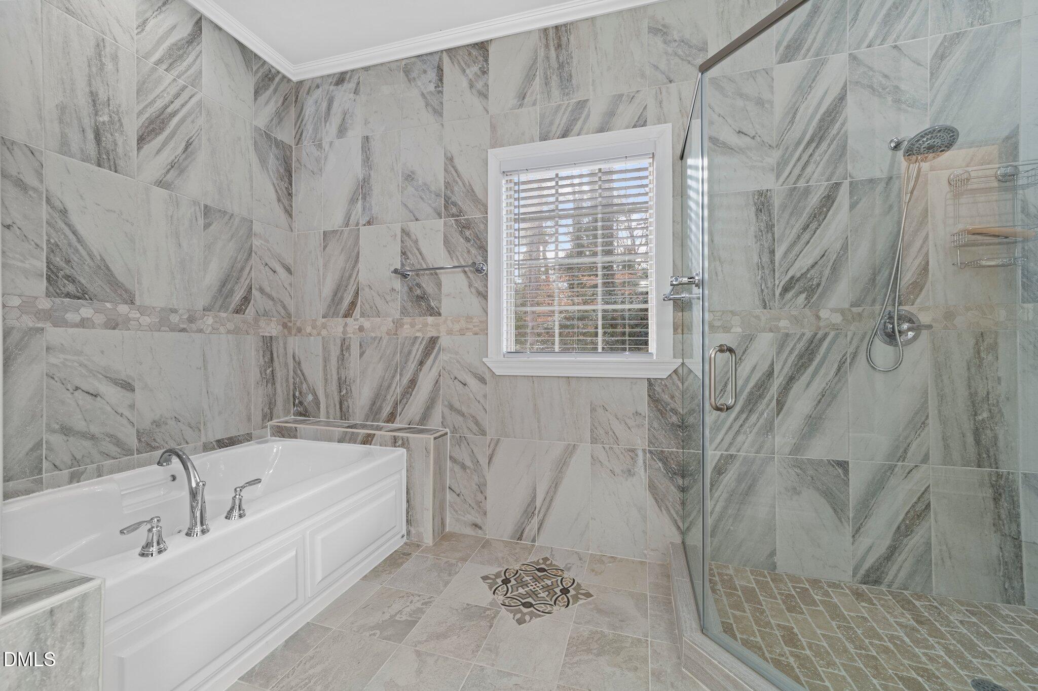 5019 Hollyridge Drive Property Photo 20