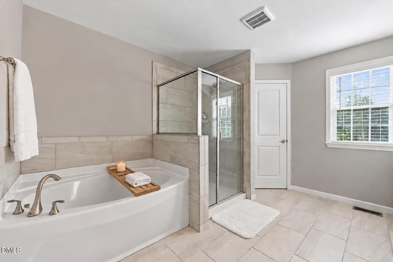 2236 Longmont Drive Property Photo 11