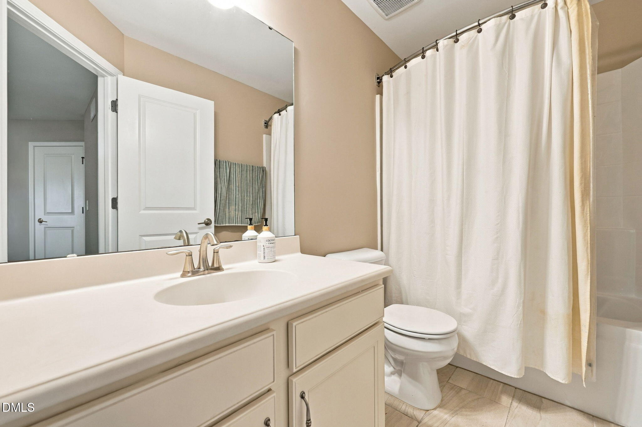 2236 Longmont Drive Property Photo 16