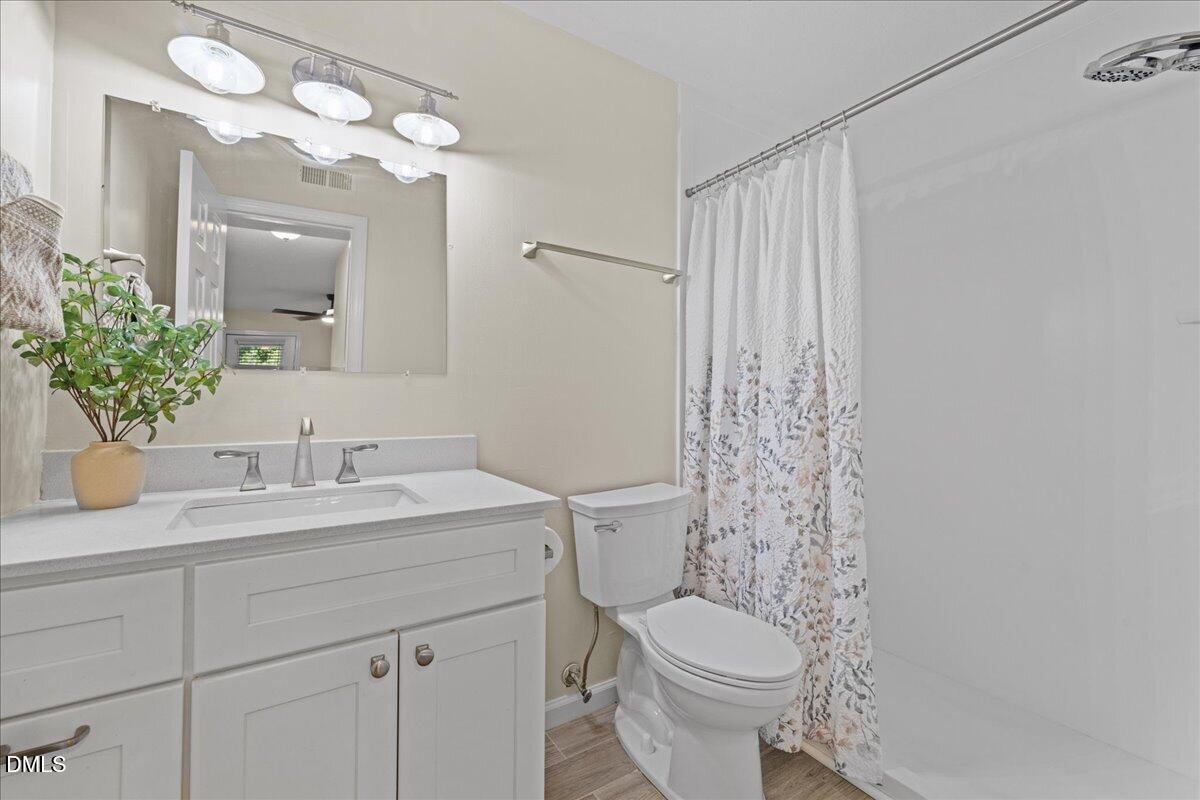 1301 Hillbrow Lane 203 Property Photo 22