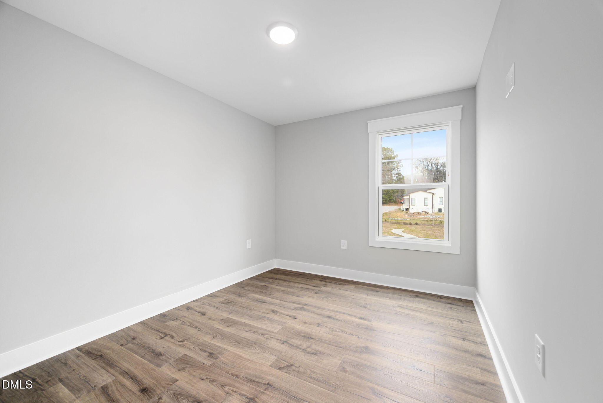 313 E 4th Street 313 Property Photo 17