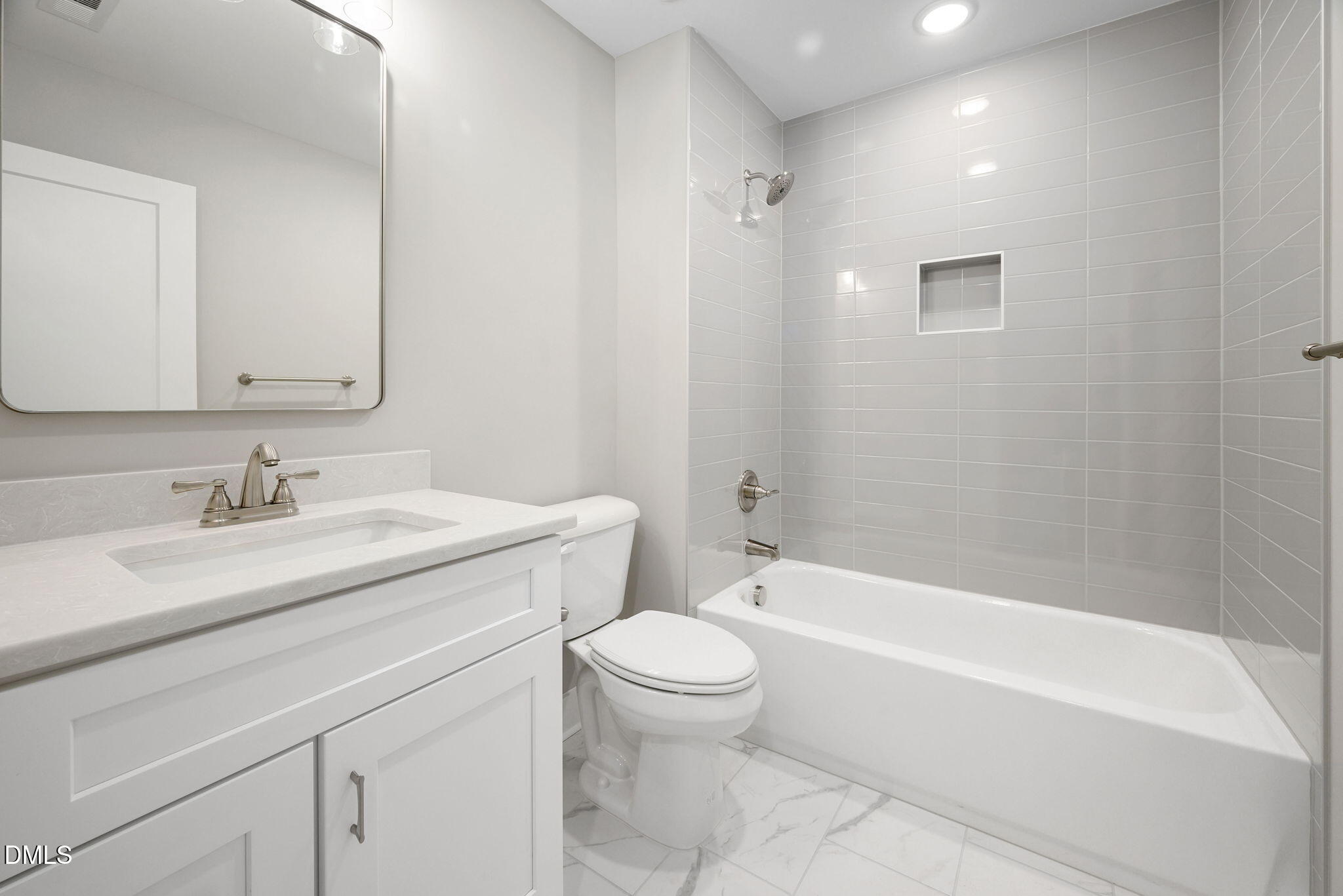 313 E 4th Street 313 Property Photo 21
