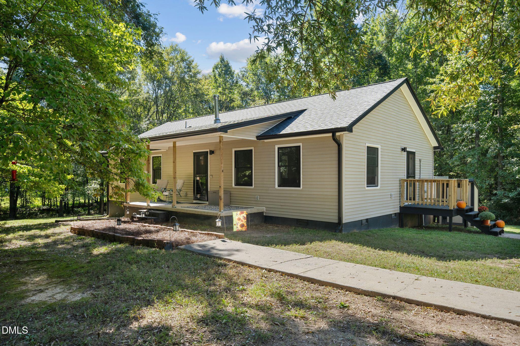 212 Shady Grove Drive Property Photo 2