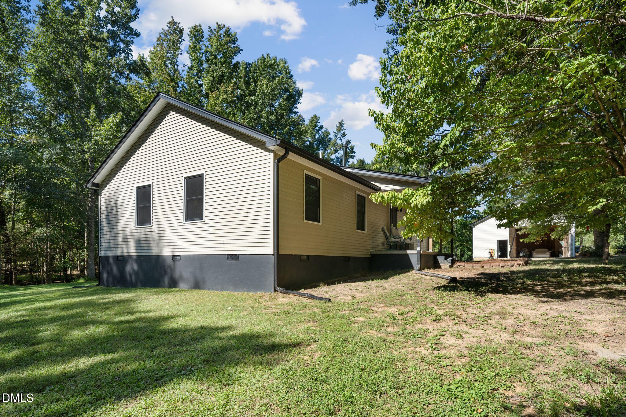 212 Shady Grove Drive Property Photo 3