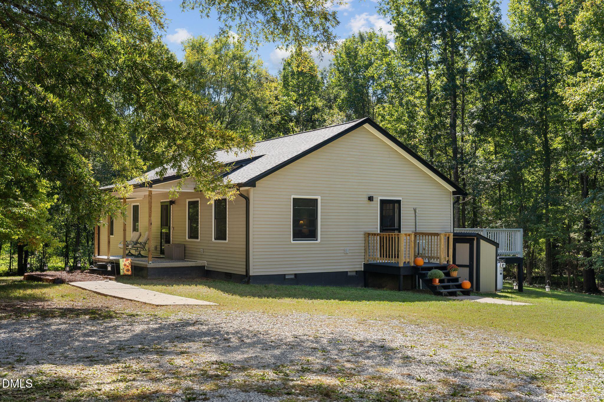 212 Shady Grove Drive Property Photo 4