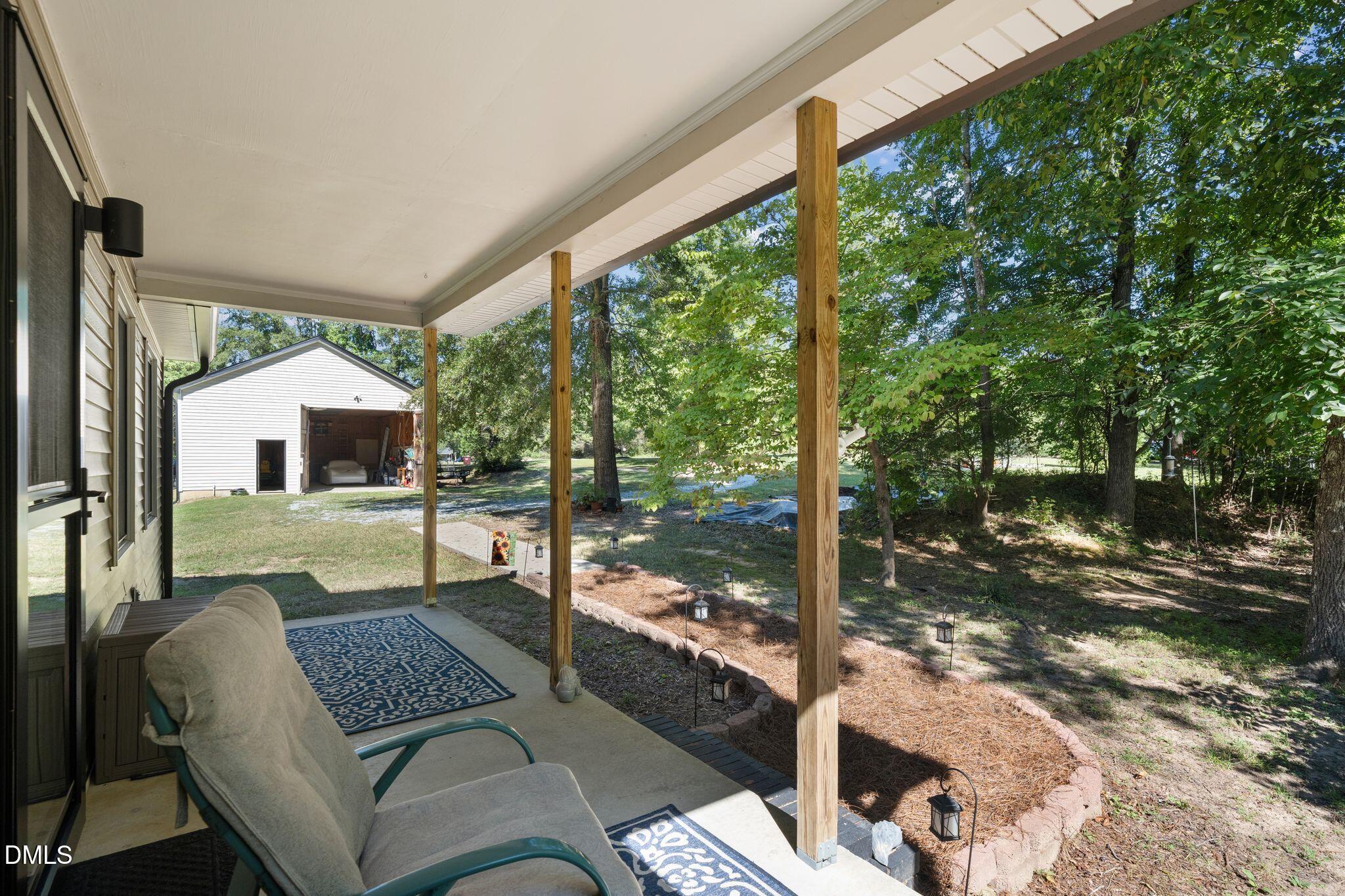 212 Shady Grove Drive Property Photo 6