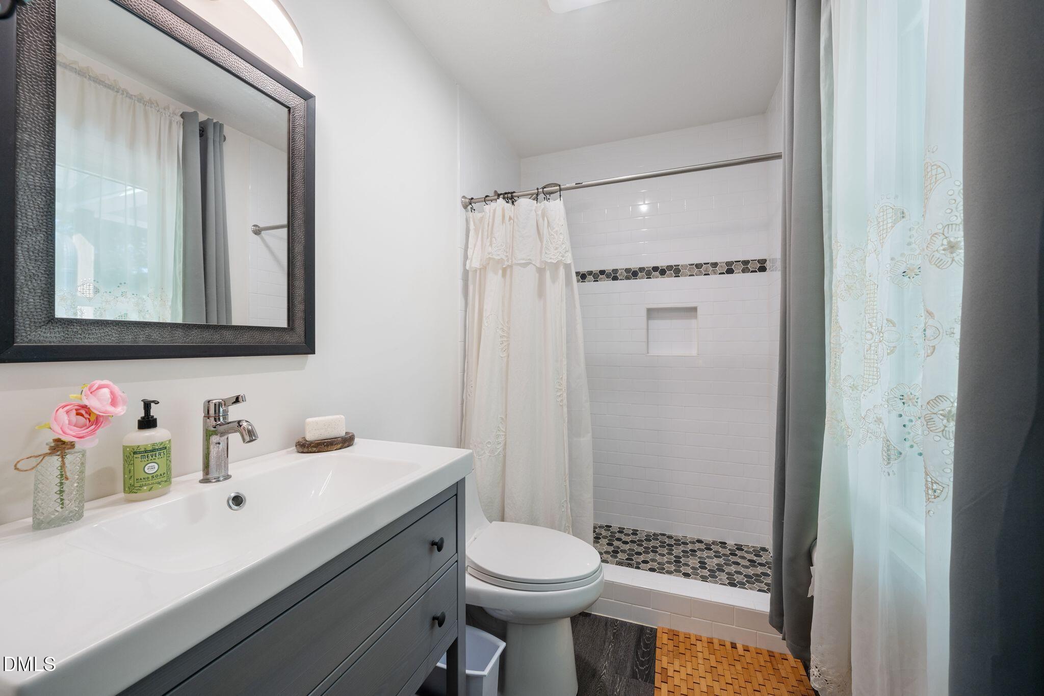 212 Shady Grove Drive Property Photo 32