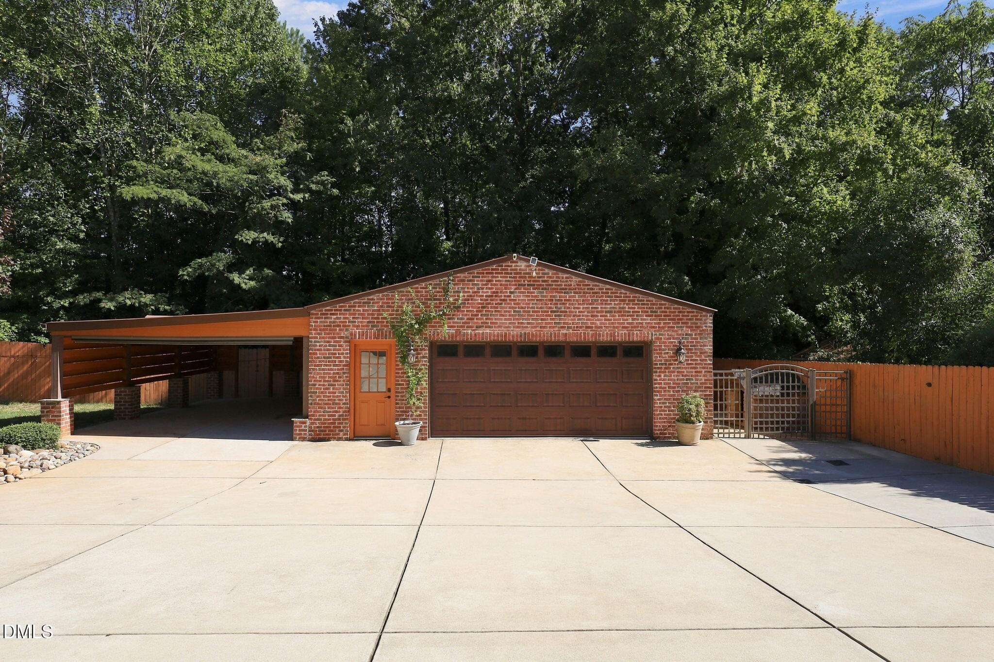 1211 Kingston Ridge Road Property Photo 5