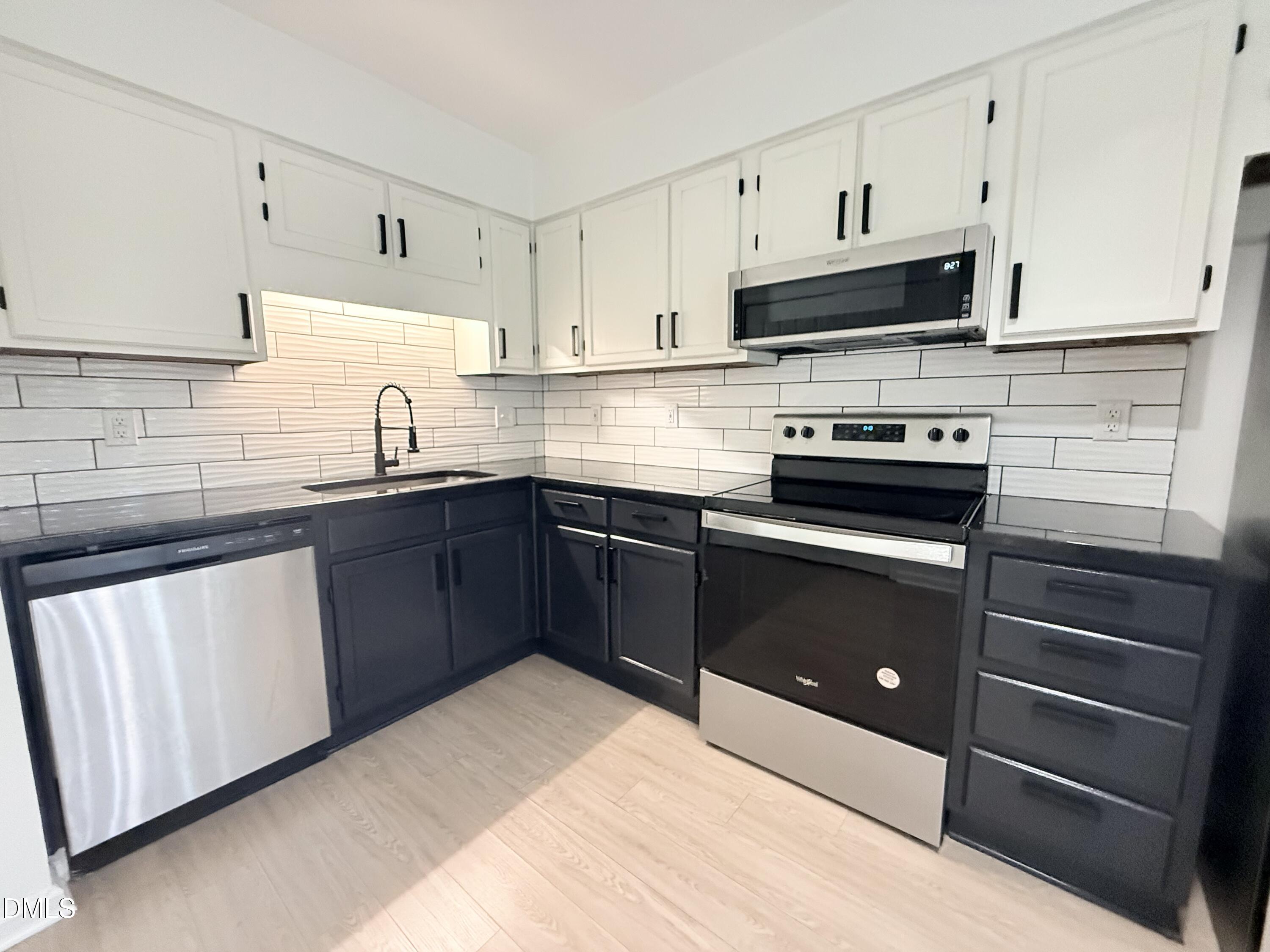 355 W Oak Avenue C Property Photo 6