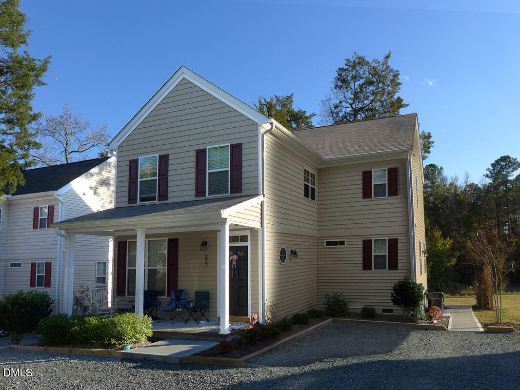 307 W Poplar Avenue Property Photo 1