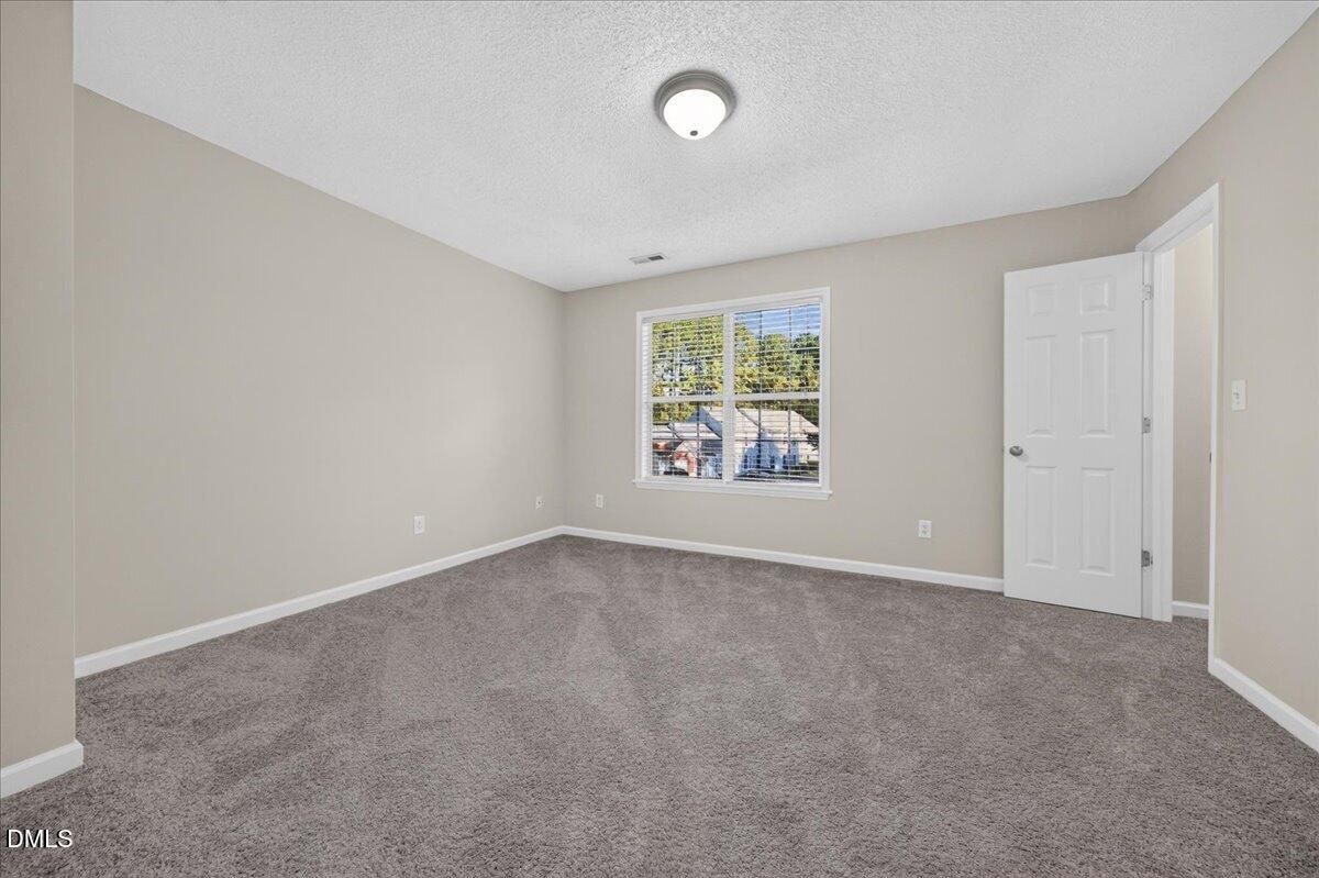 5553 Fieldcross Court Property Photo 4