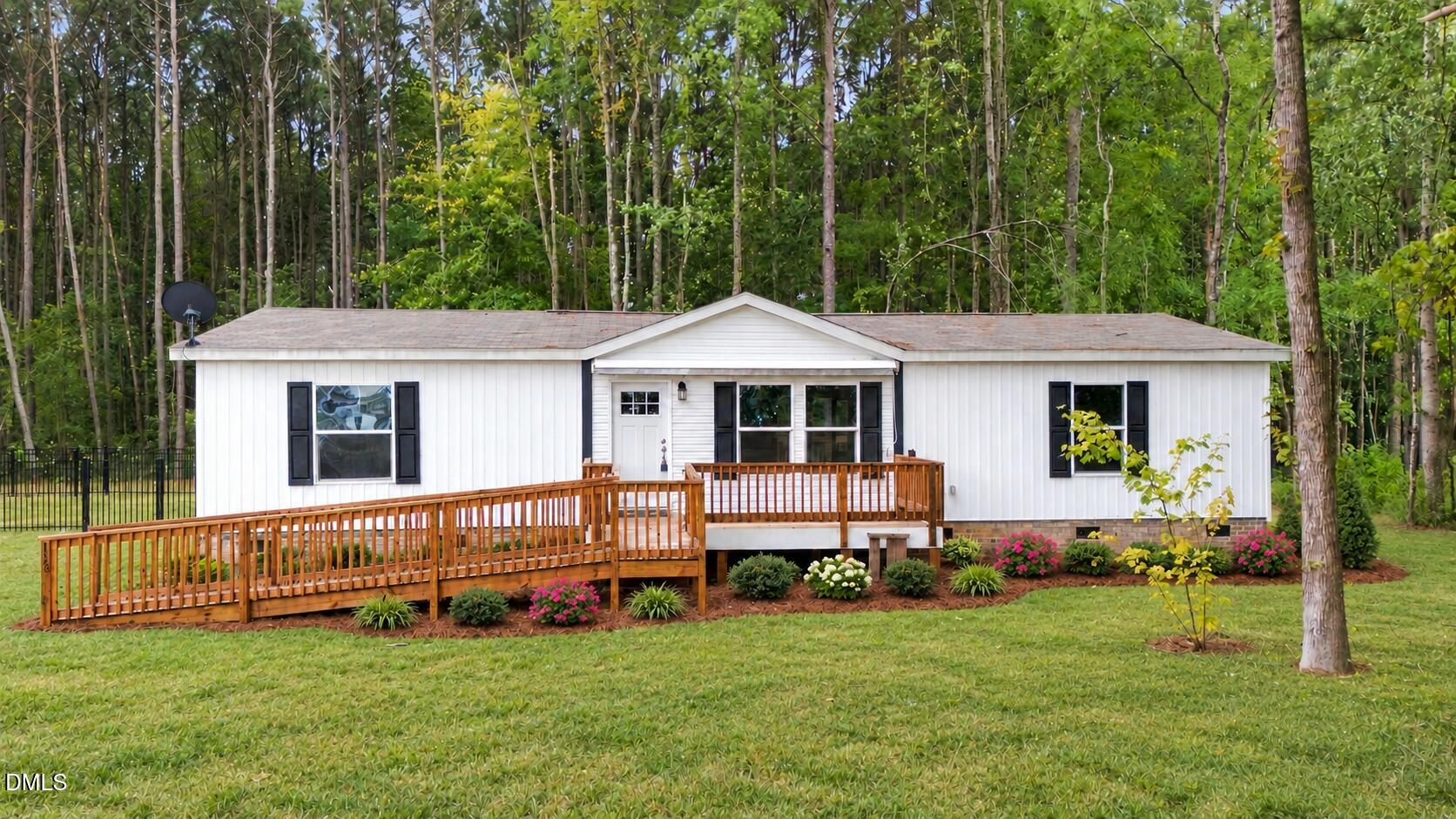 136 Moulton Way Property Photo 1