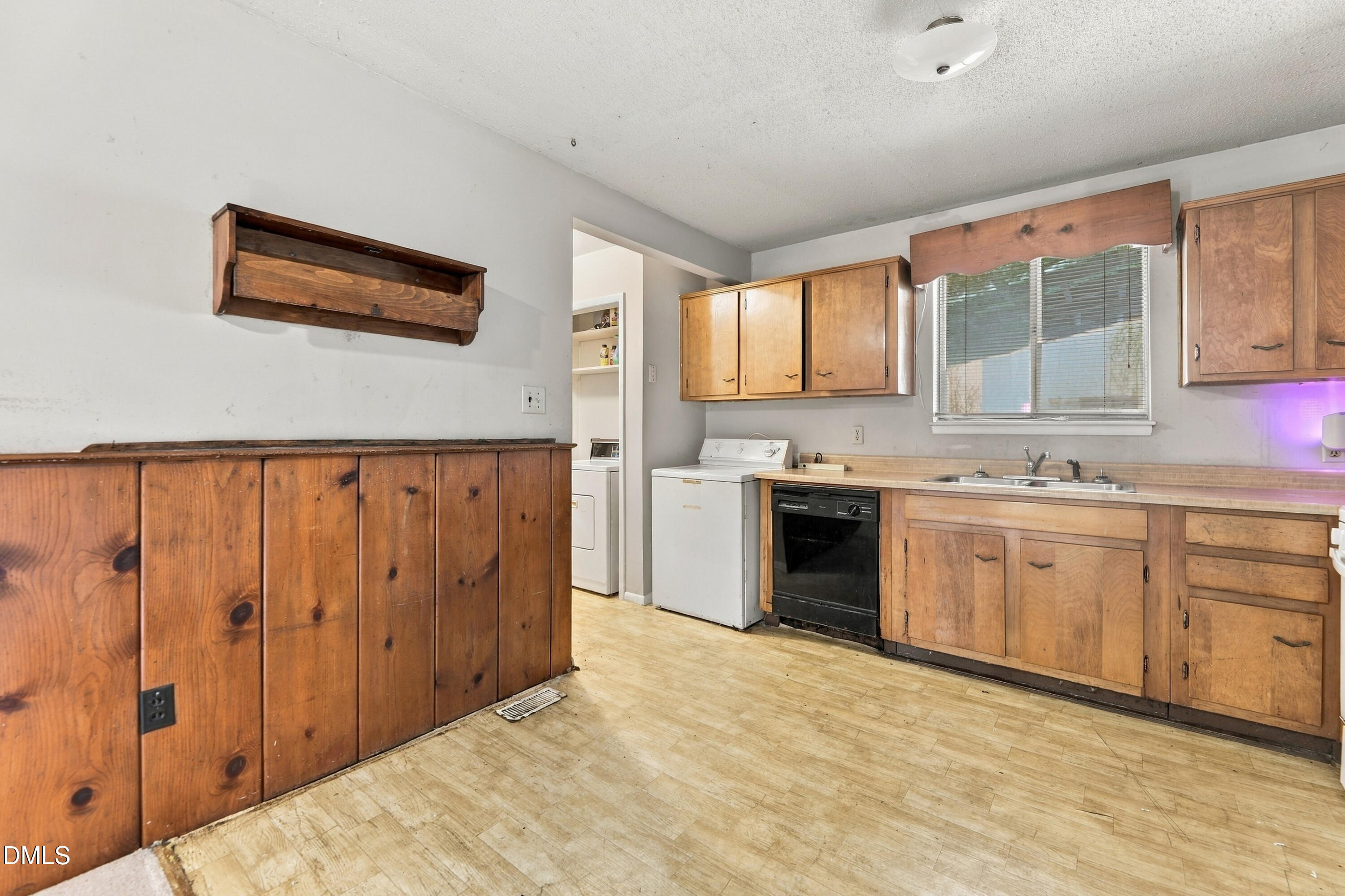 3537 Apache Drive Property Photo 15