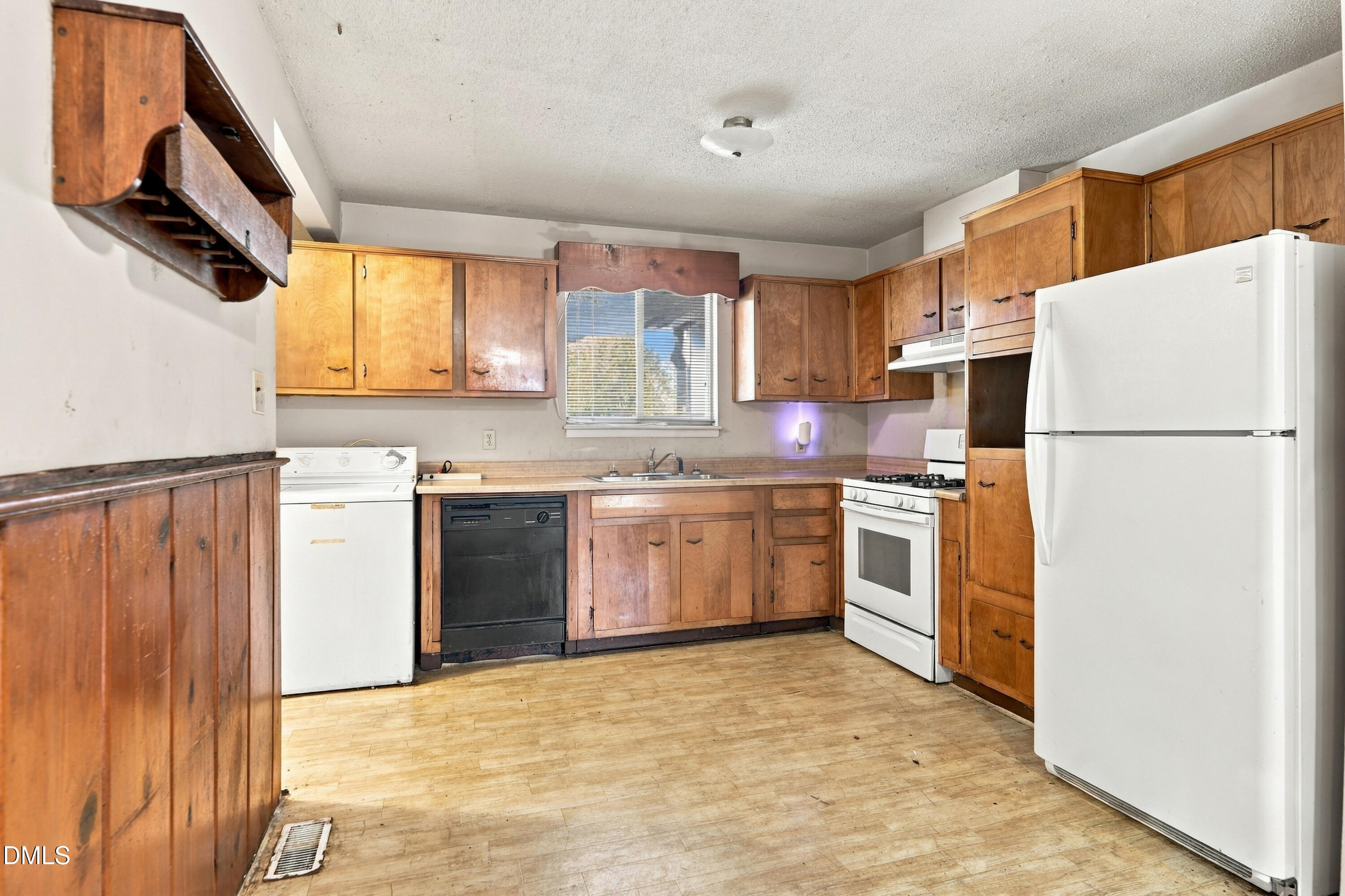 3537 Apache Drive Property Photo 16